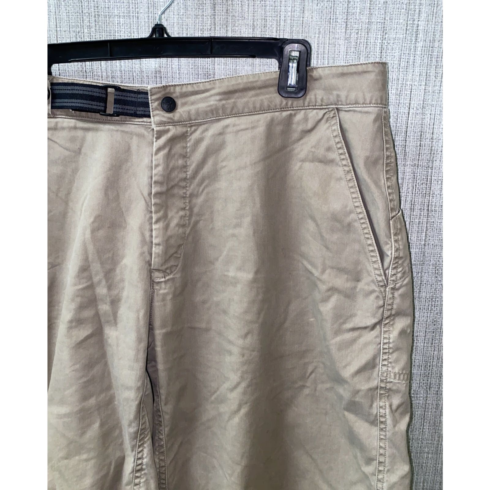 Mountain Hardwear Mountain Hardwear Hiking Shorts Mens Beige Cotton/Nylon Size L Regular Front Flat Front Button Casual Solid Size US 33 - 2 Thumbnail