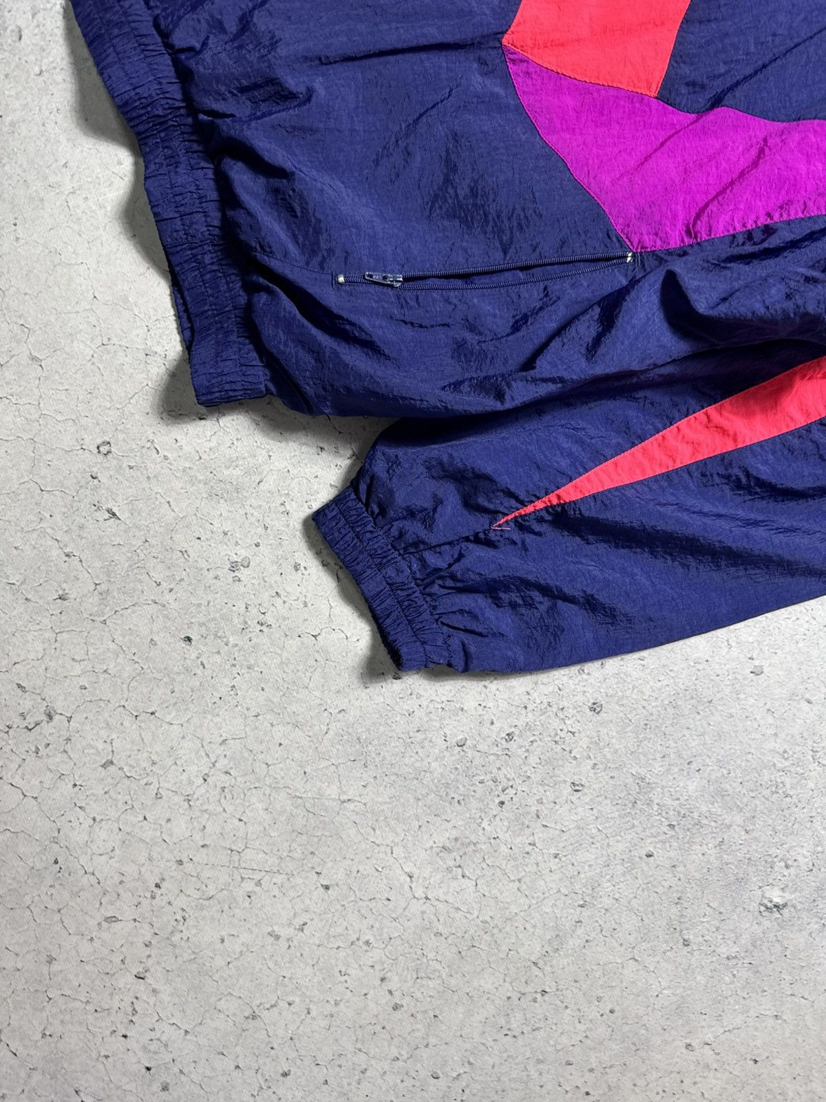 Nike Nike Vintage 80’s Nylon Light Jacket Swoosh Size XL Size US XL / EU 56 / 4 - 3 Thumbnail