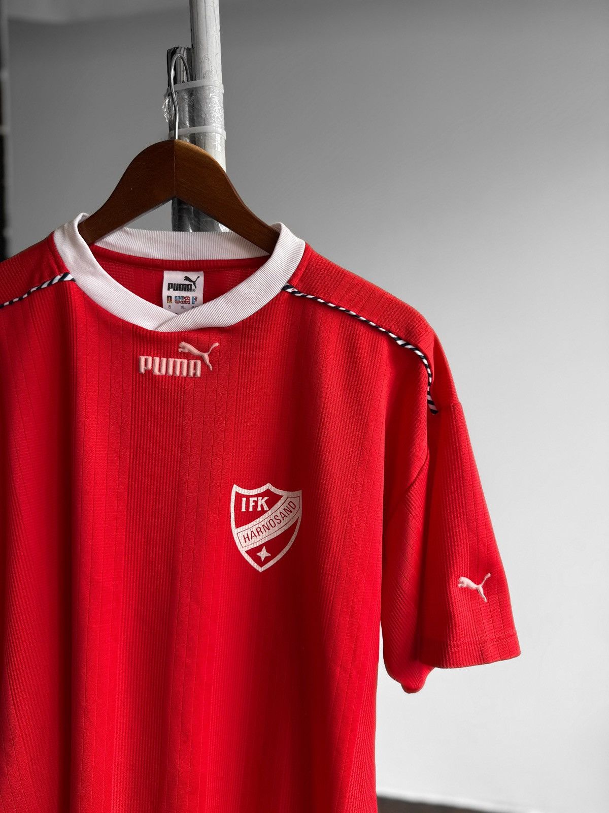 Puma Puma Mens Vintage 90s IFK Harnosand Football Soccer Jersey Size US XL / EU 56 / 4 - 2 Thumbnail
