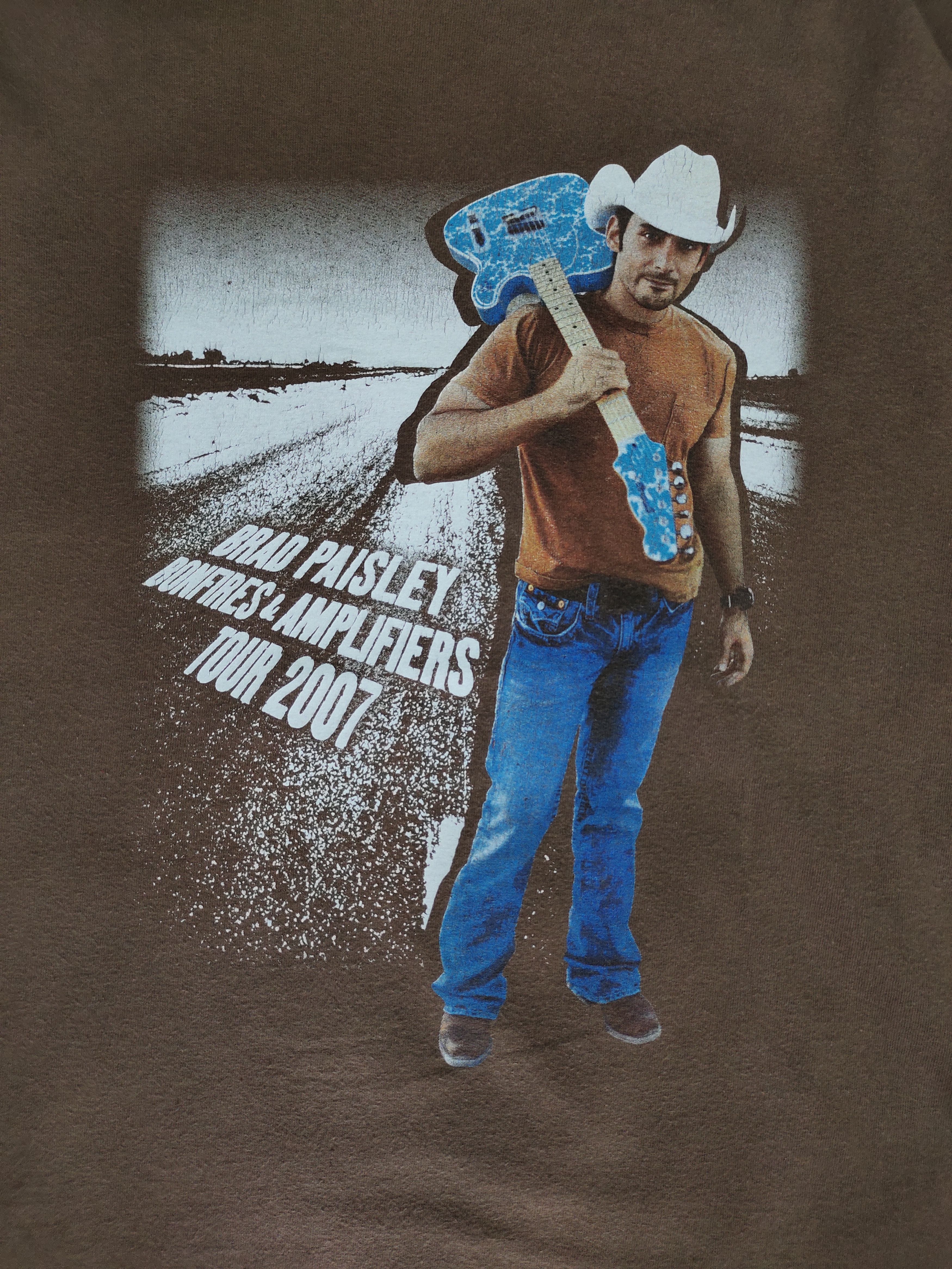 Band Tees Vintage 00s Brad Paisley Bonfire & Amplifiers Tour T-Shirt Size US XL / EU 56 / 4 - 3 Thumbnail