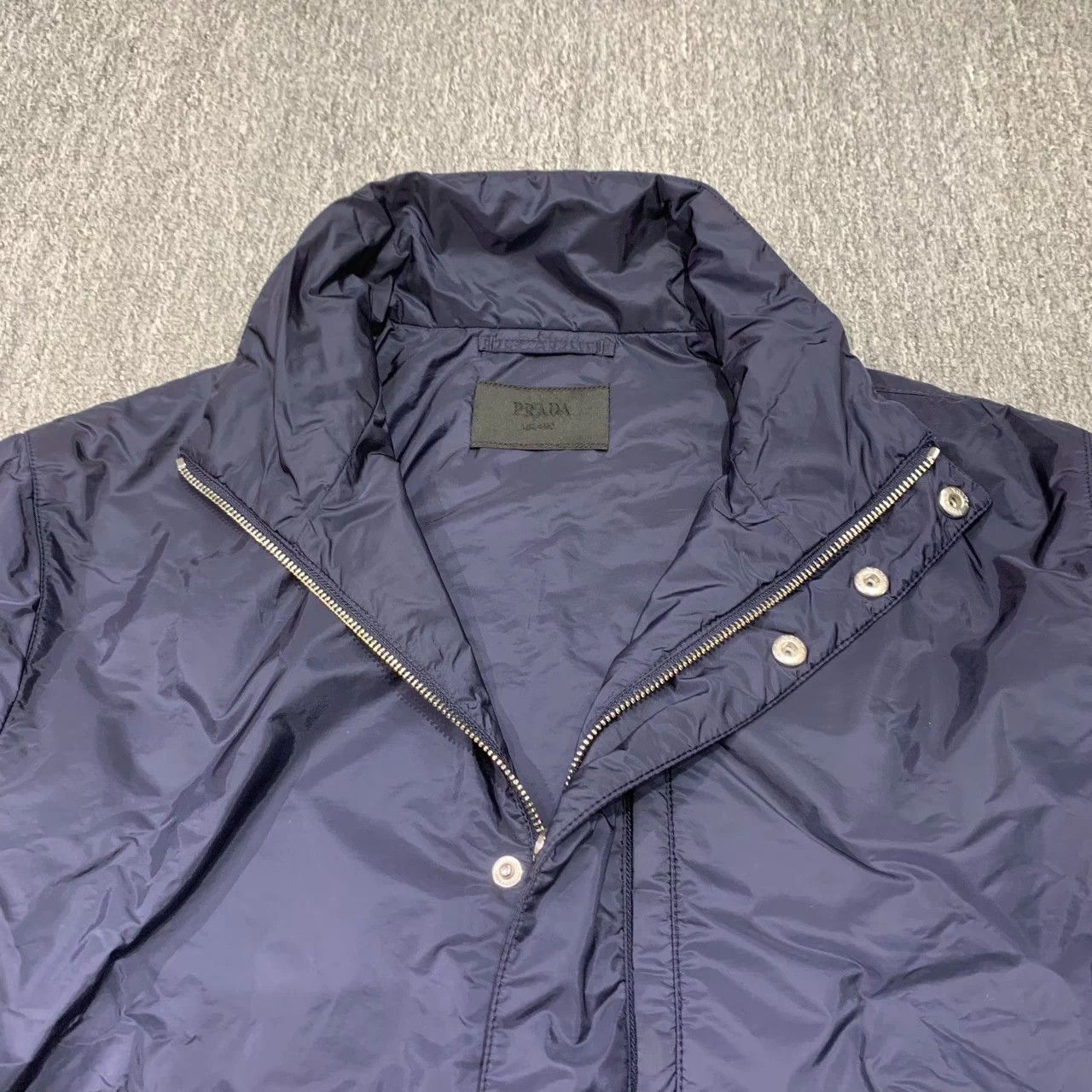 Prada Prada navy triangle logo puffer jacket 52 Size US L / EU 52-54 / 3 - 9 Thumbnail