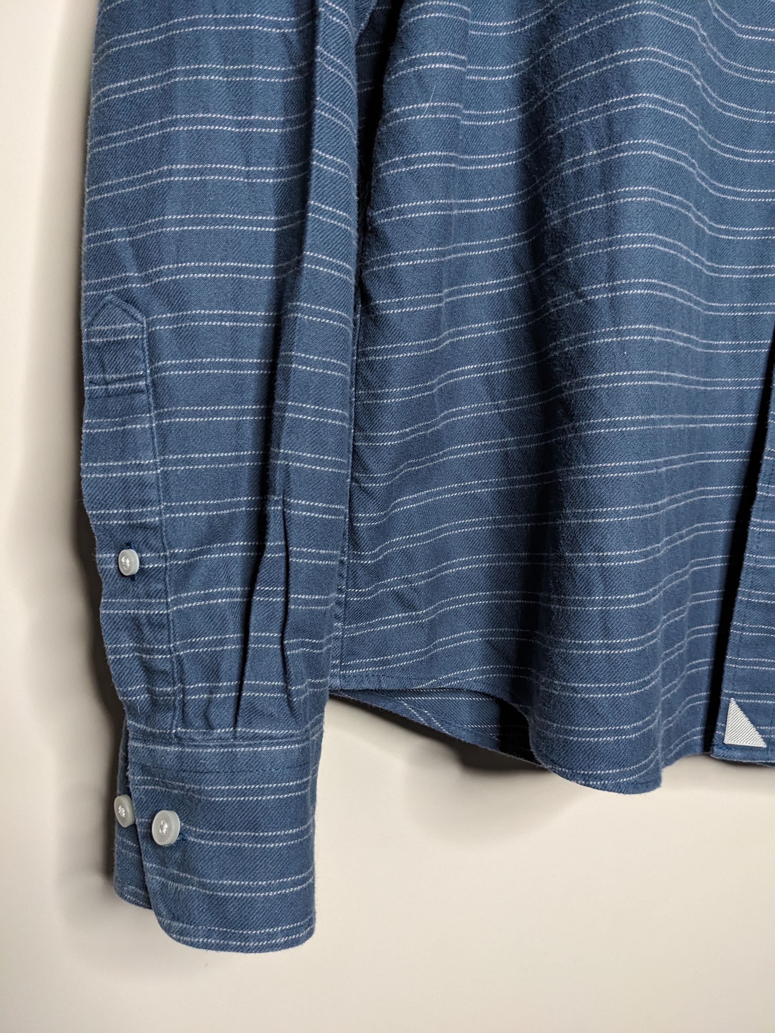 UNTUCKit UNTUCKit Brushed Cotton Striped Shirt Size Large Button Up Size US L / EU 52-54 / 3 - 3 Thumbnail