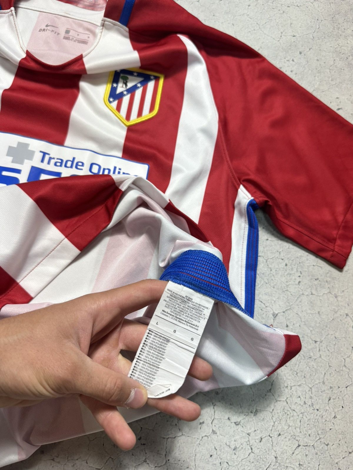 Nike Nike FC Atletico Madrid 2015/2016 Soccer Jersey Vintage Size US L / EU 52-54 / 3 - 9 Thumbnail