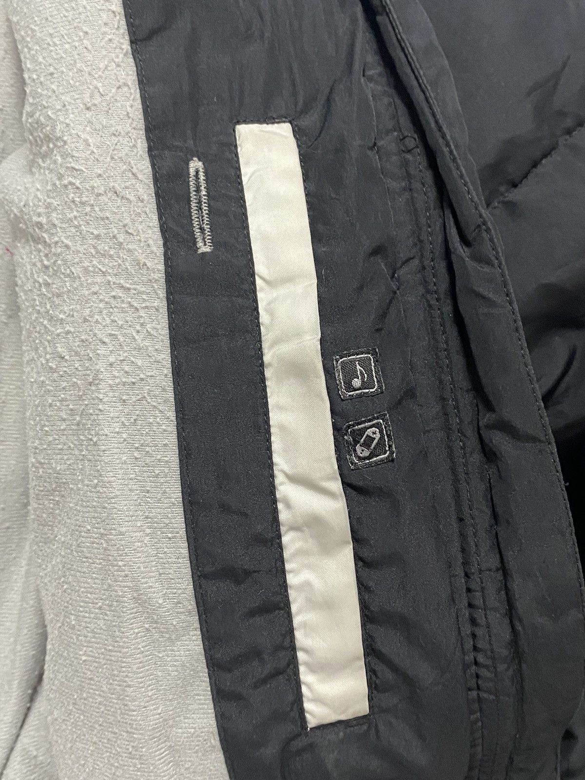 Nike Y2K Nike Puffer Down Jacket Size US L / EU 52-54 / 3 - 11 Thumbnail