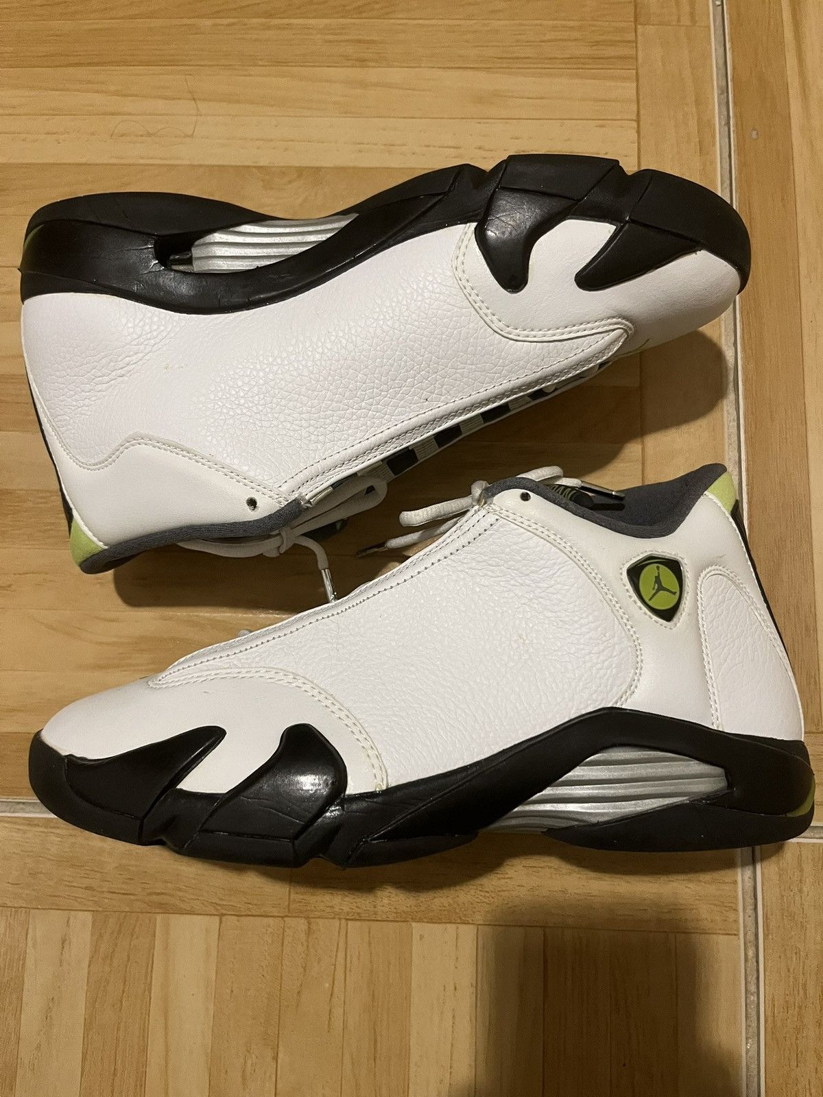 Jordan Brand Air Jordan 14 Retro White Chartreuse Black Preowned Sz 9.5 Size US 9.5 / EU 42-43 - 1 Thumbnail