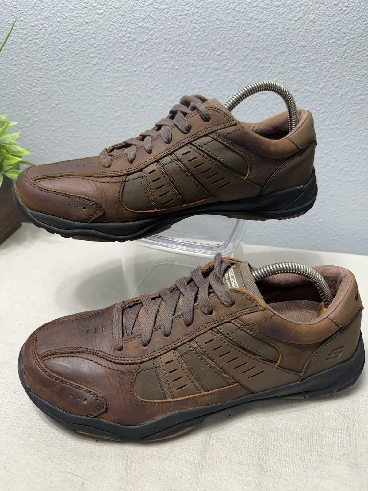 SKECHERS Skechers Mens Arch Memory Foam Leather Sneakers Size 10 Size US 10 / EU 43 - 2 Thumbnail