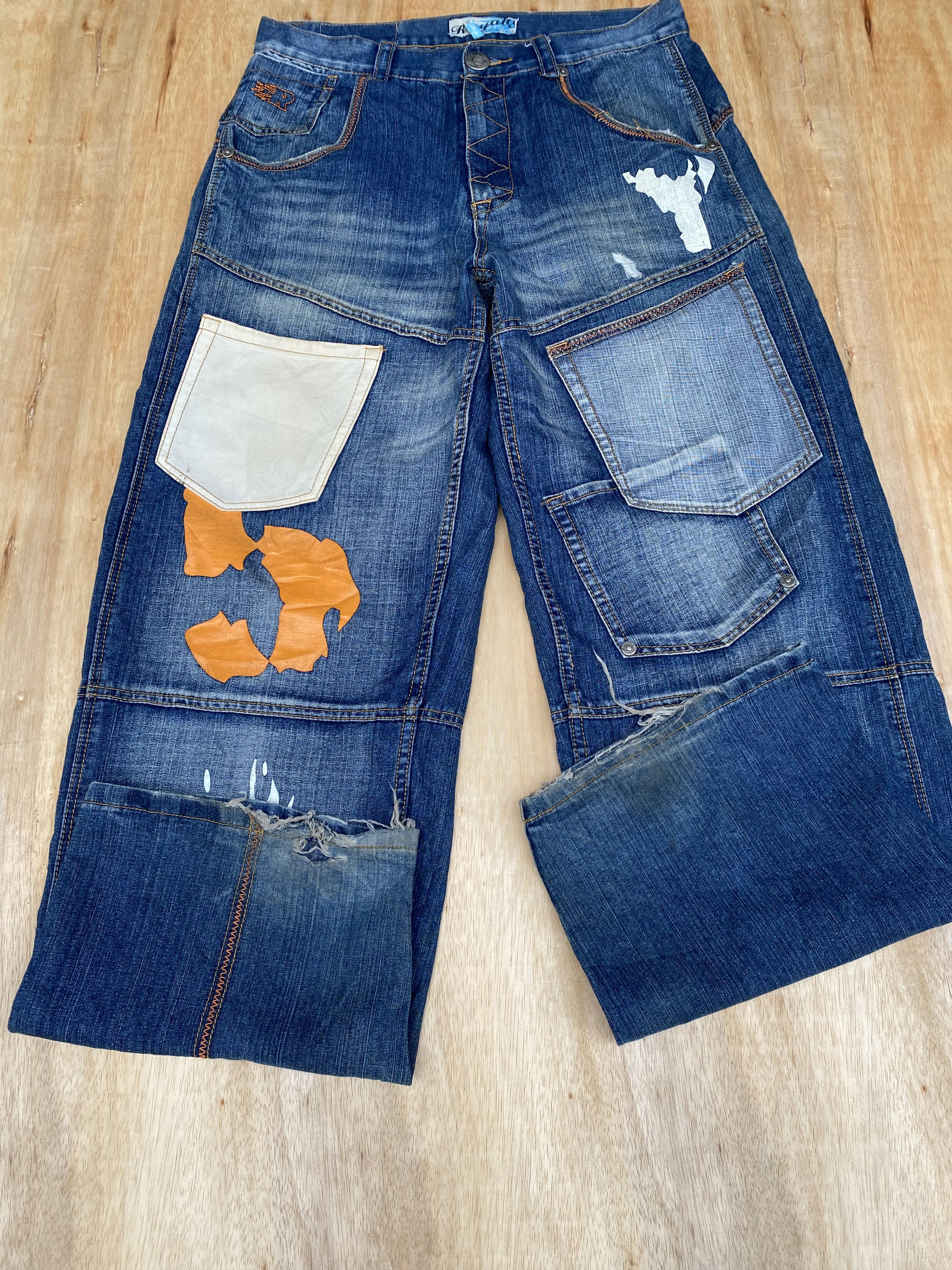 Fubu × JNCO Royalty No 5 Painted Baggy Wide Multipocket jean W33x33 Size US 33 - 4 Thumbnail
