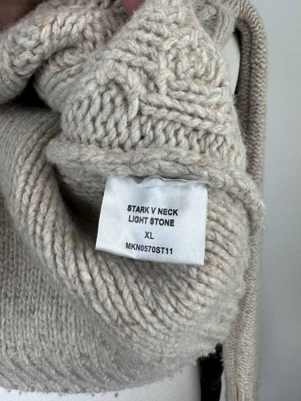 Barbour × Vintage Men’s Barbour Stark V Neck Light Stone Knitted Sweater XL Size US XL / EU 56 / 4 - 6 Thumbnail