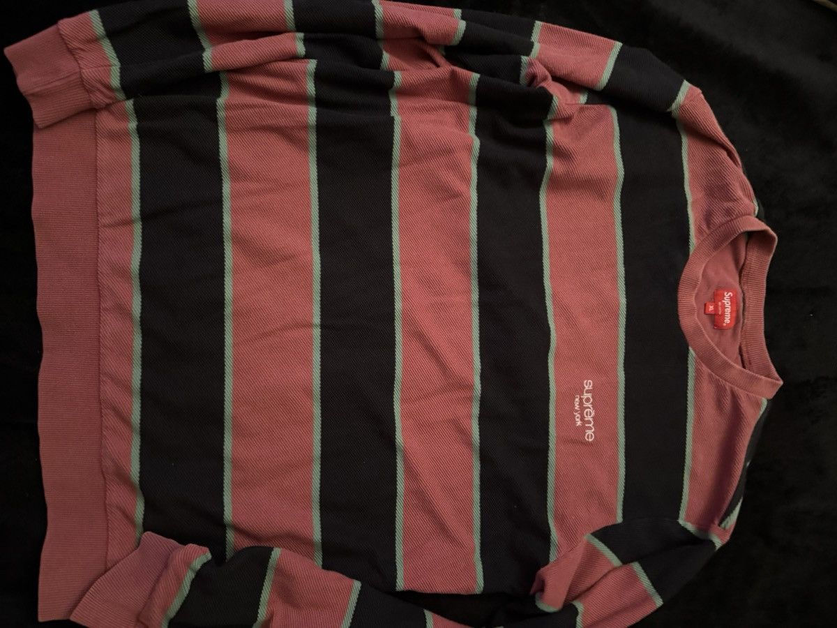 Supreme Supreme Classic logo red & black sweater Size US XL / EU 56 / 4 - 1 Thumbnail