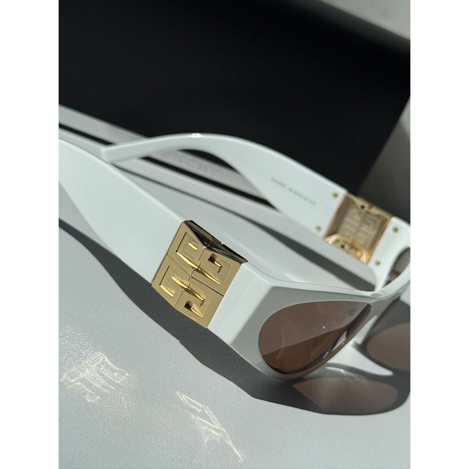 Givenchy NEW Givenchy GV40055I Mask White Sunglasses $870 Size ONE SIZE - 6 Thumbnail