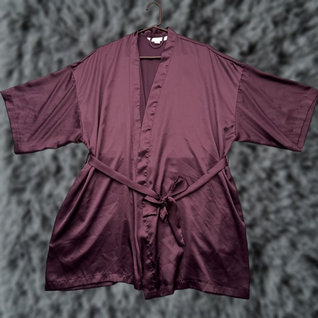 Victoria's Secret Victoria's Secret Robe Womens One Size Satin Kimono V-Neck Tie Short Sleeve Purple 90s Love Y2K Style Women/M Size ONE SIZE - 1 Thumbnail