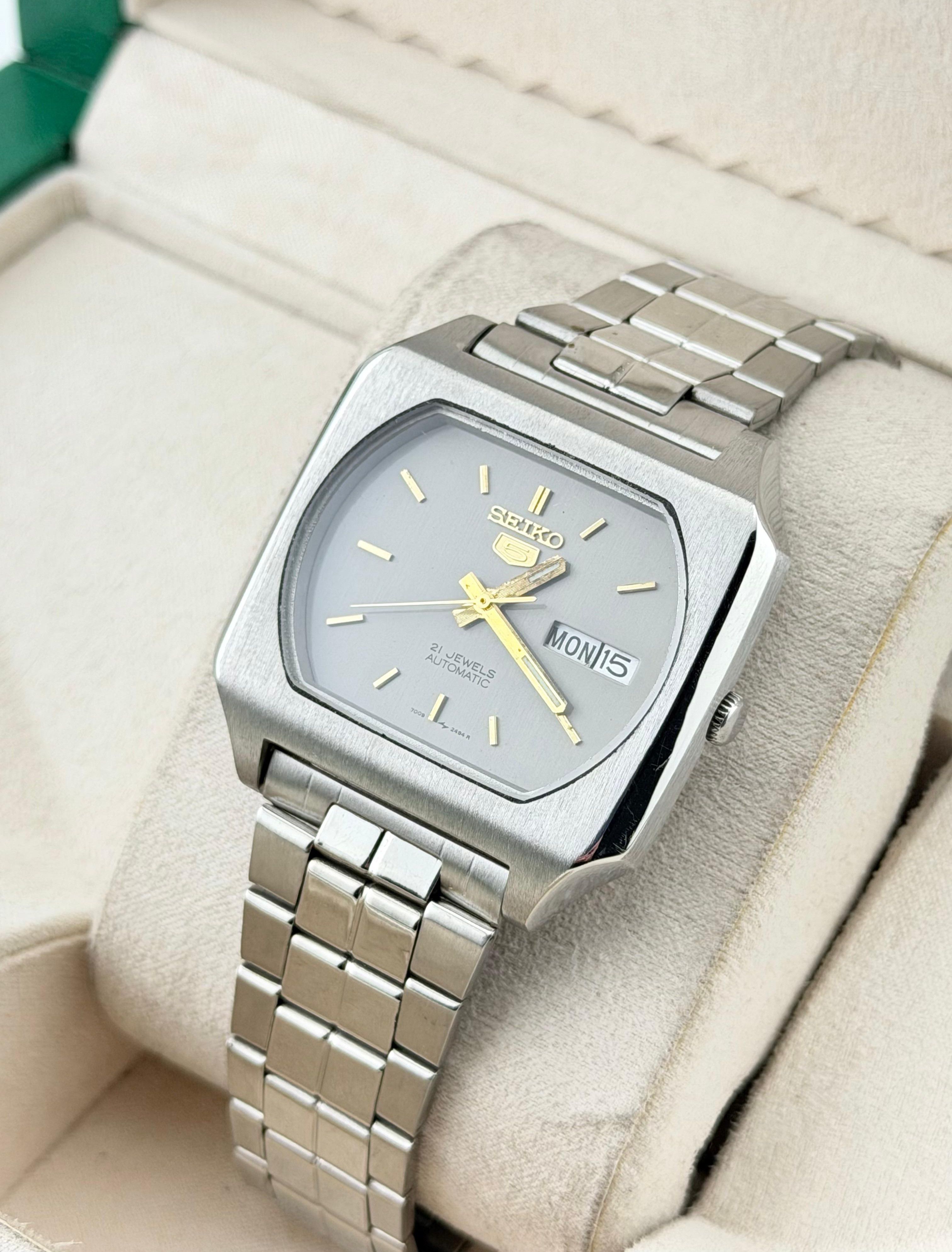 Seiko Vintage Men's Wrist Automatic Watch Size 38 - 6 Thumbnail