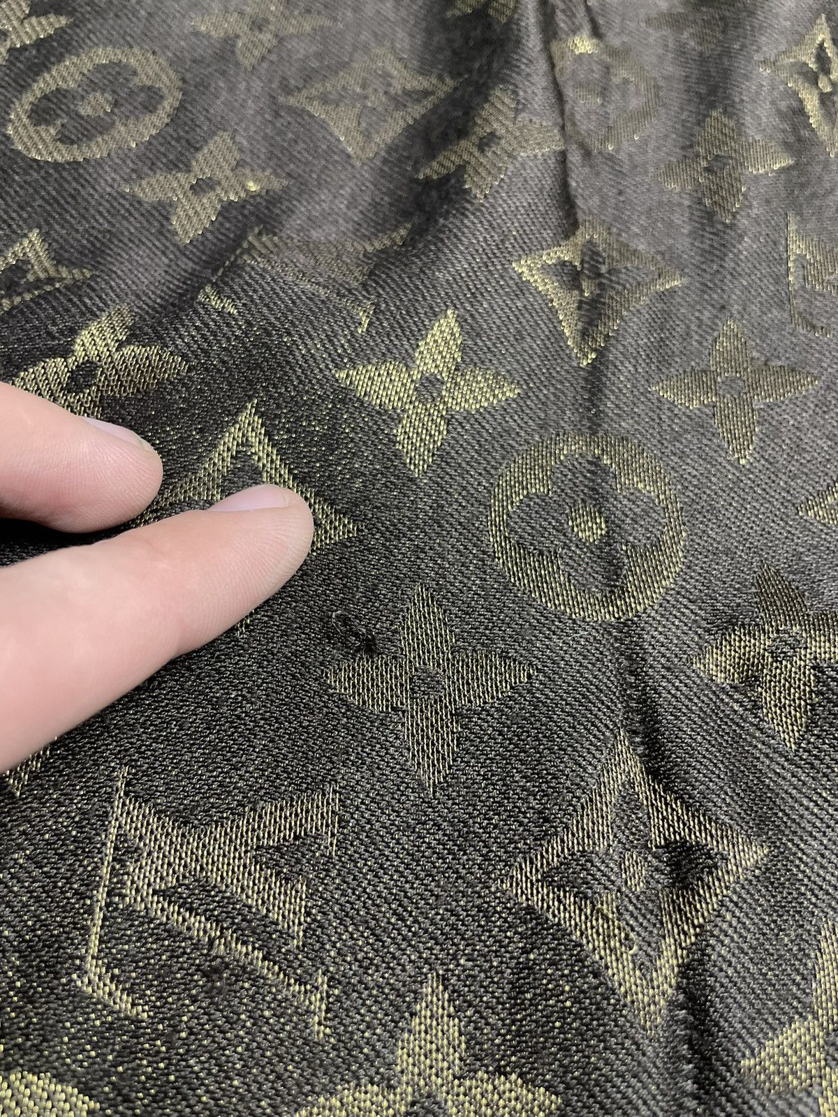 Louis Vuitton Louis Vuitton Brown and Gold Wool scarf Size ONE SIZE - 8 Thumbnail