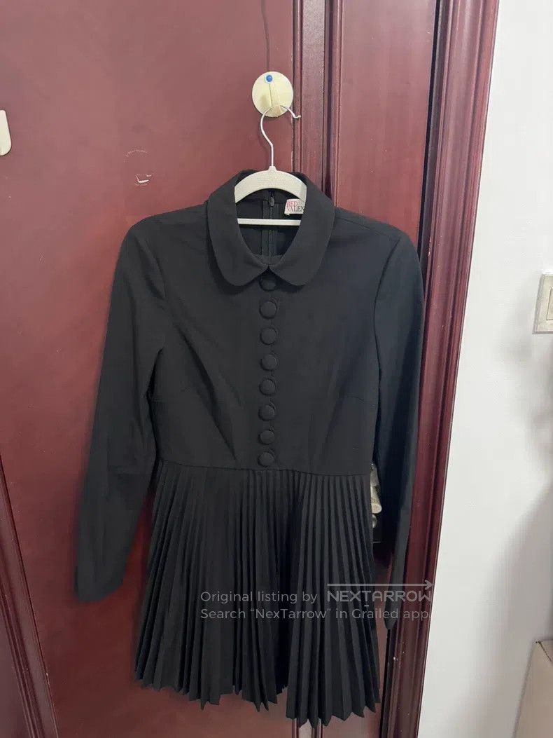 Valentino Valentino Black pleated dress Size S / US 4 / IT 40 - 1 Thumbnail