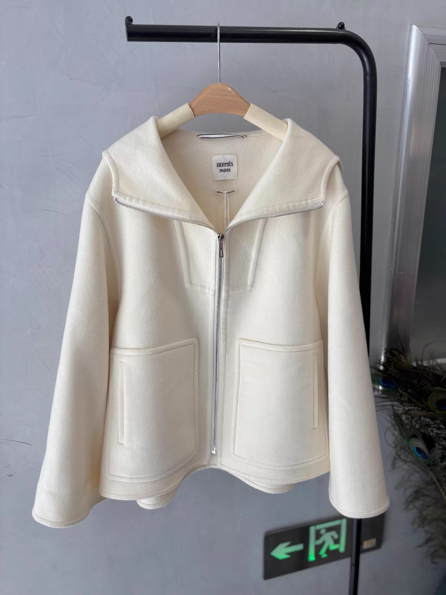 Hermes HERMES women's Ivory 100% Cashmere Hooded Coat 38 Unworn Size S / US 4 / IT 40 - 1 Thumbnail