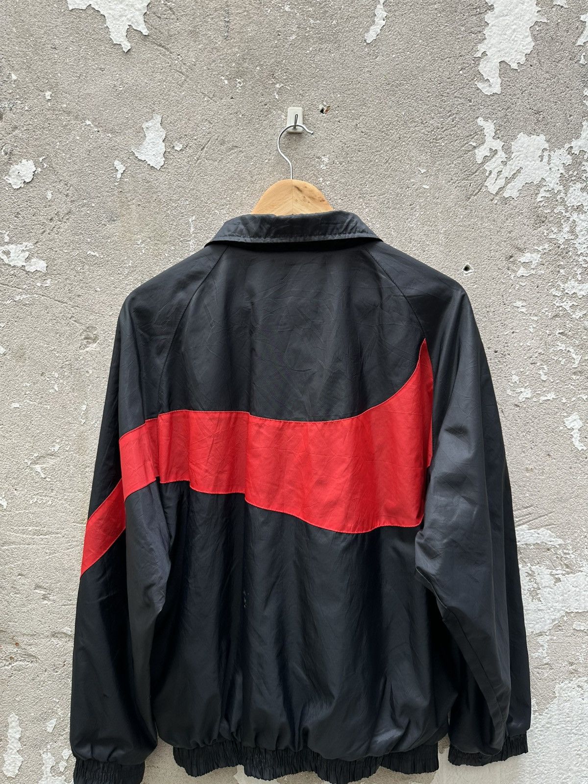 Nike Vintage 90's Nike Classic Swoosh Jacket Size US L / EU 52-54 / 3 - 5 Thumbnail