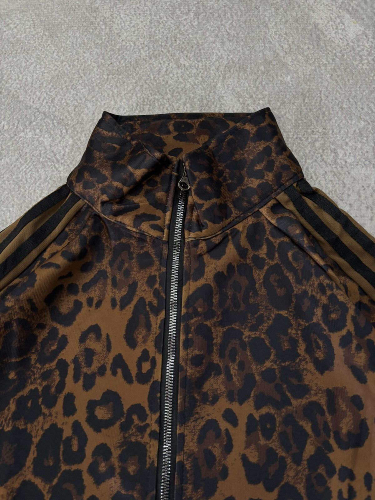 Other LEOPARD TRACKTOP 3STRIP by Double T Size US XL / EU 56 / 4 - 4 Thumbnail