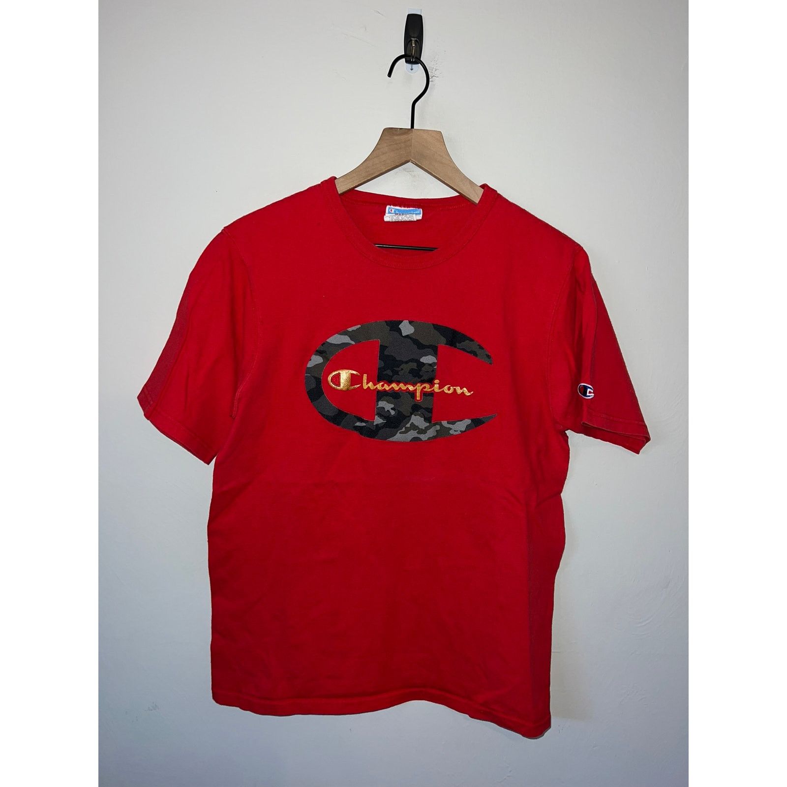Champion Y2K Champion Camo Logo Shirt Red Tee 2000s M Medium Size US M / EU 48-50 / 2 - 1 Thumbnail