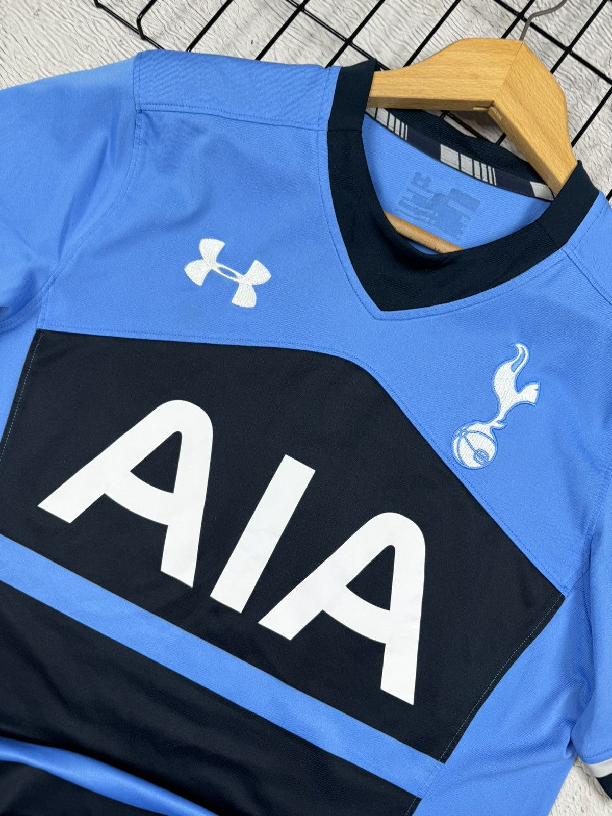 Under Armour × Vintage Vintage Tottenham 2015/16 Under Armour Jersey Blokcore M sz Size US M / EU 48-50 / 2 - 6 Thumbnail