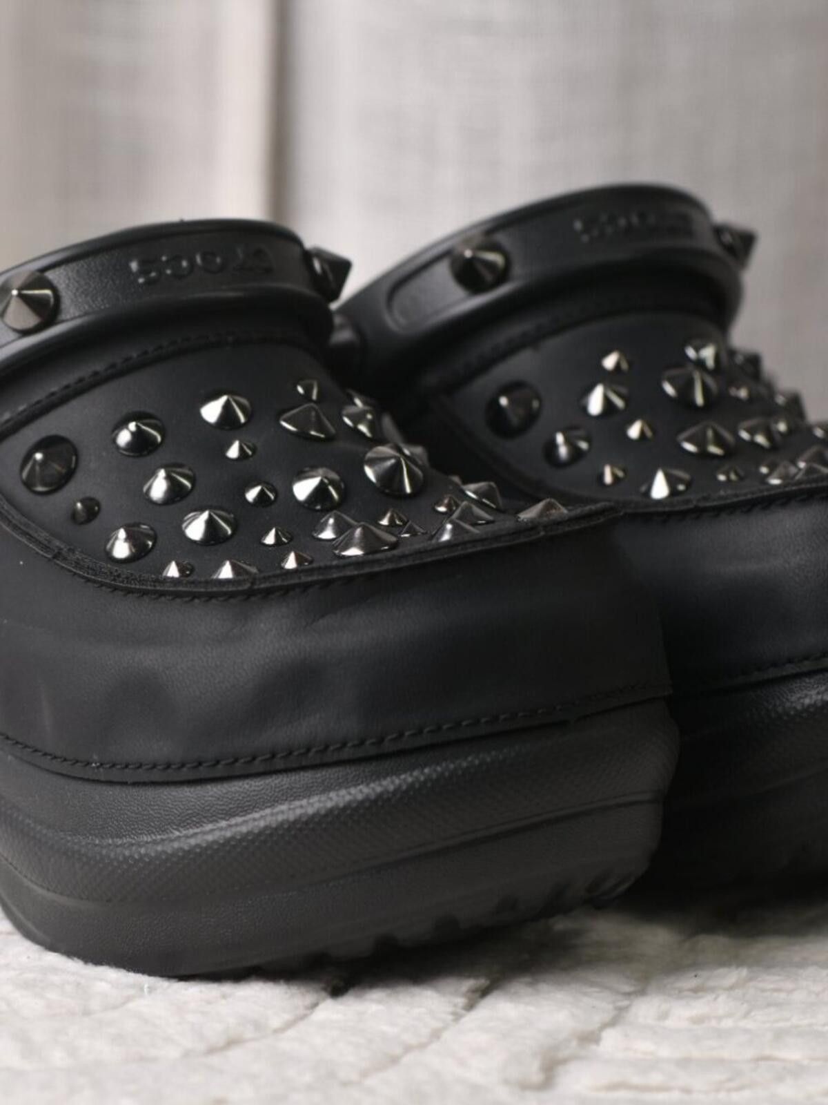 Crocs Crocs Classic Bae Clogs w Silver Spikes | Black Size US 5 / IT 35 - 8 Thumbnail