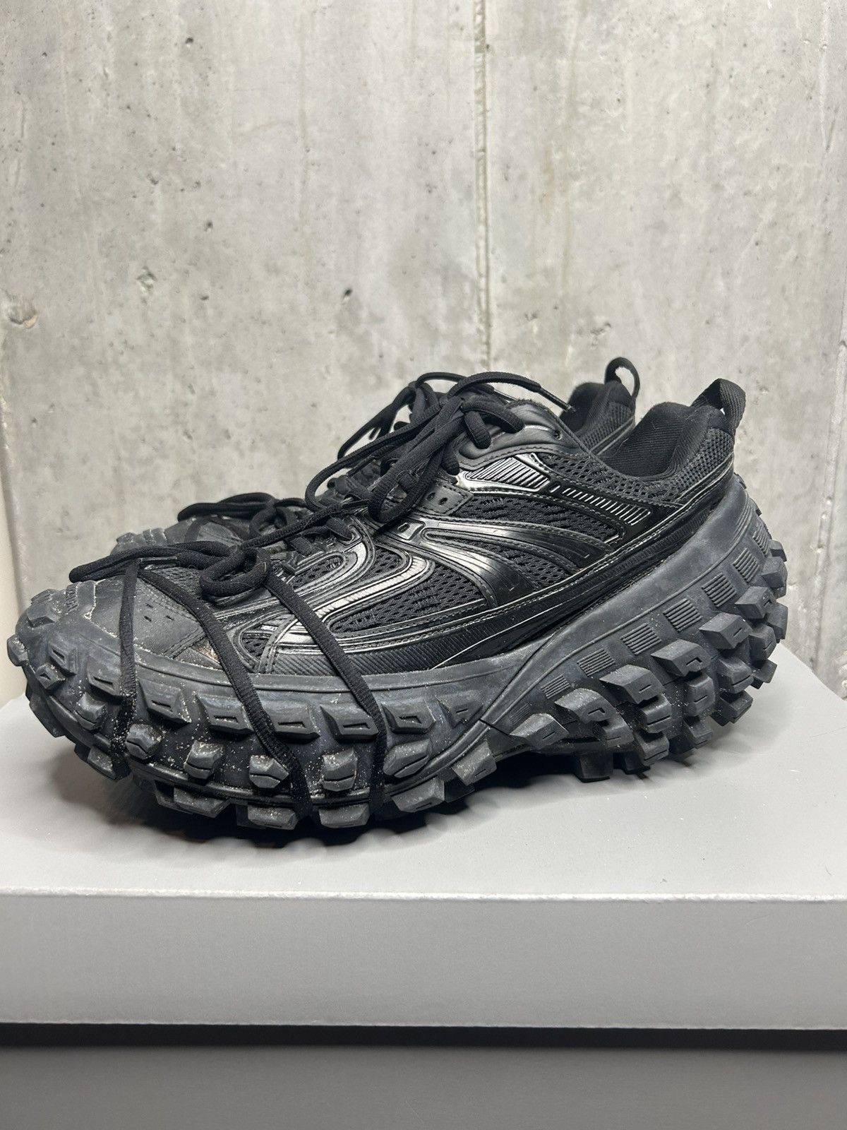 Balenciaga Balenciaga Defender Sneakers Size US 11 / EU 44 - 2 Thumbnail