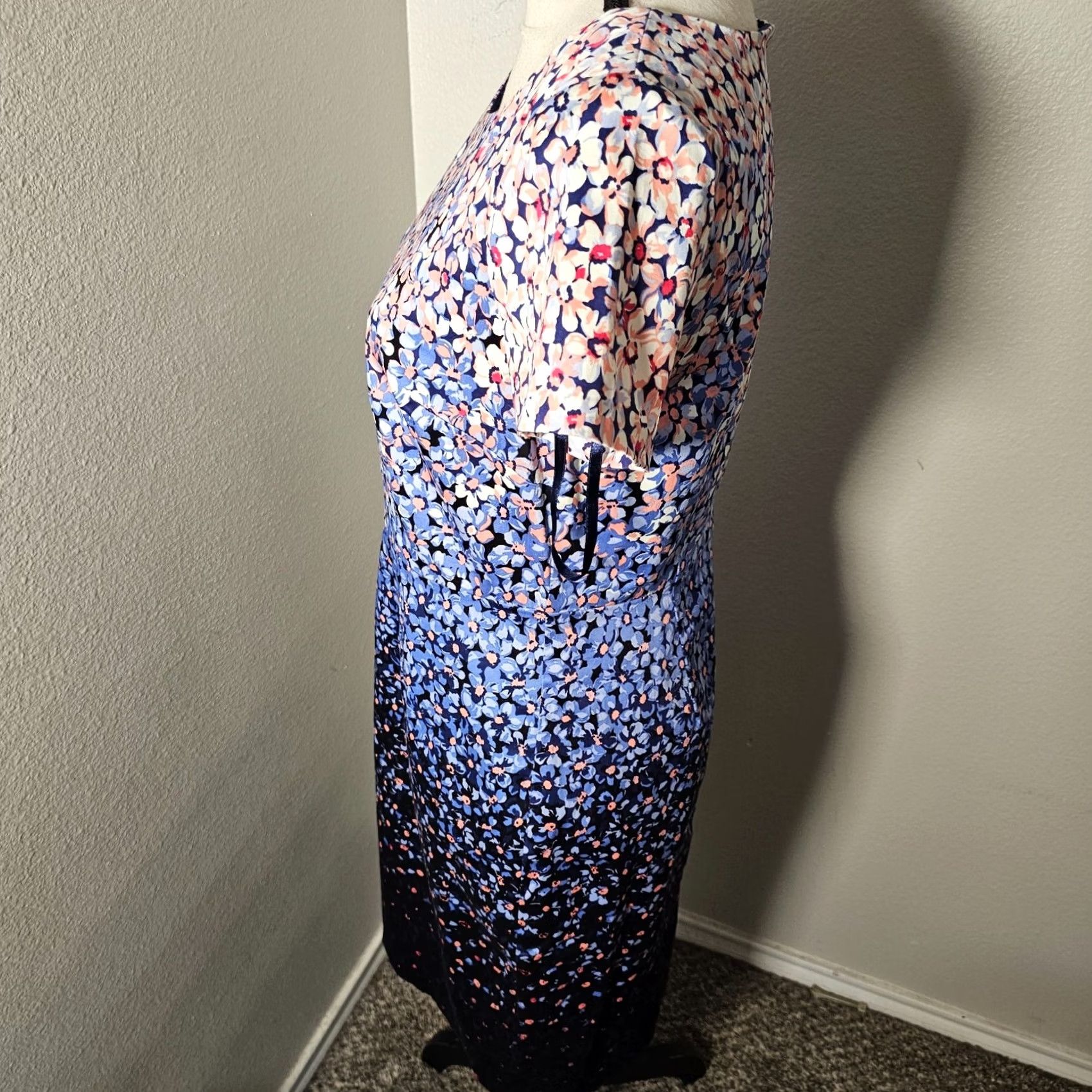 Talbots Talbots Womens Dress Size 2 Blue Flowers Sleeveless Round Neck Zipper Knee Length Pencil Dress Size XS / US 0-2 / IT 36-38 - 2 Thumbnail