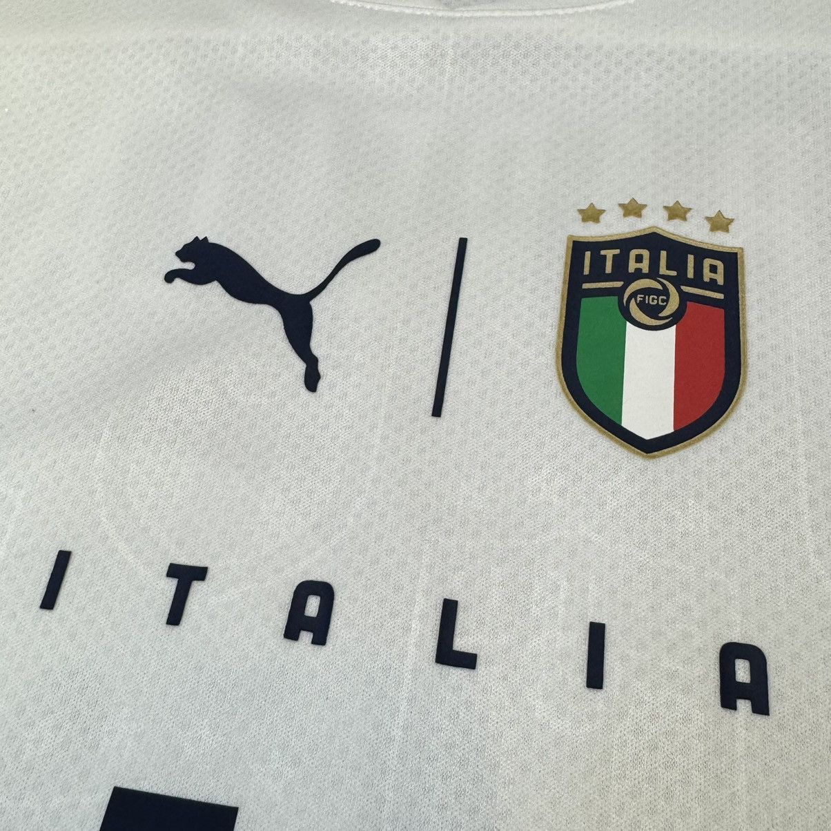 Puma Italy Euro2020 away shirt #18 Barella Size US XL / EU 56 / 4 - 5 Thumbnail