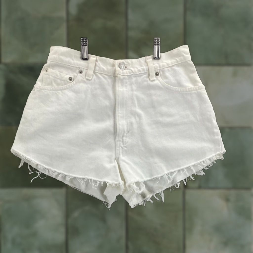 Levi's Womens Levis 550 Shorts High Rise White Denim Raw Hem Extra Large XL Size 32" / US 10 / IT 46 - 1 Thumbnail