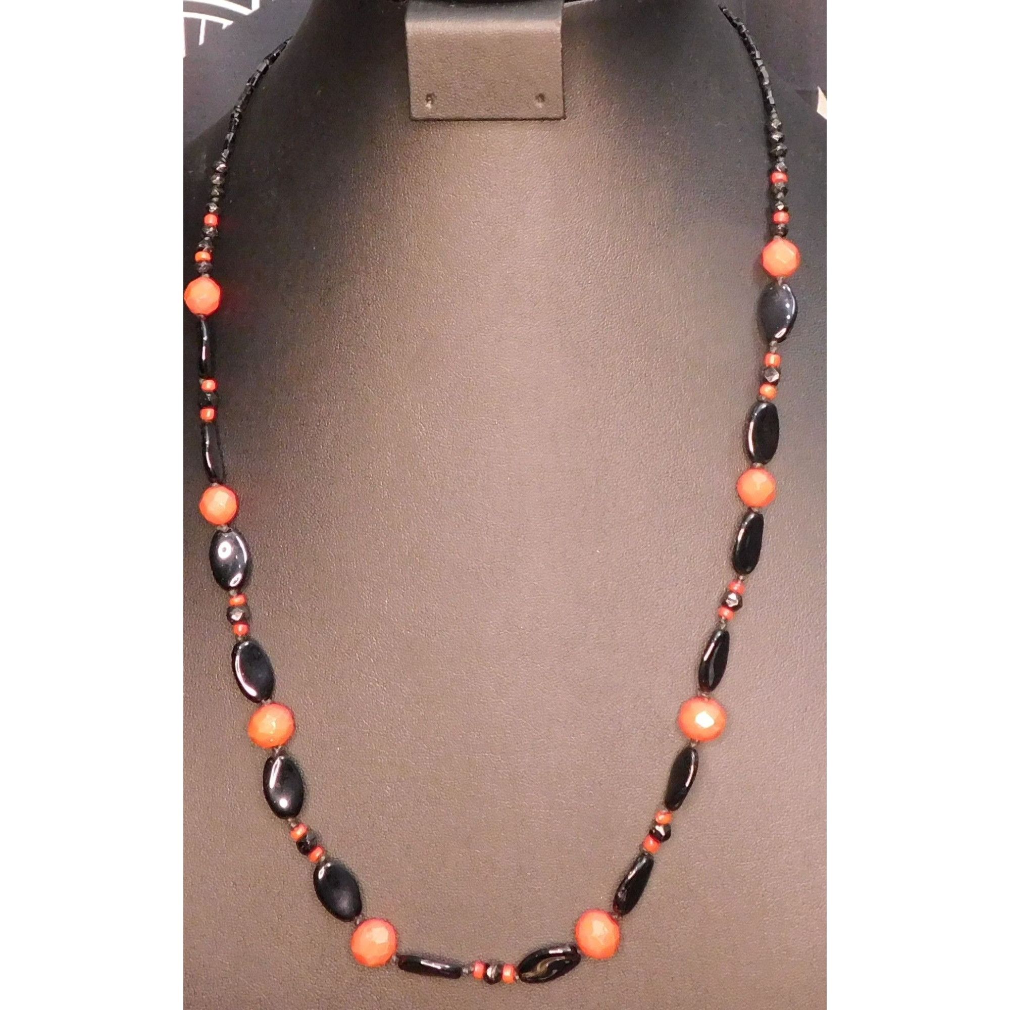 Other Black And Red Casual Retro Beaded Necklace Size ONE SIZE - 1 Thumbnail