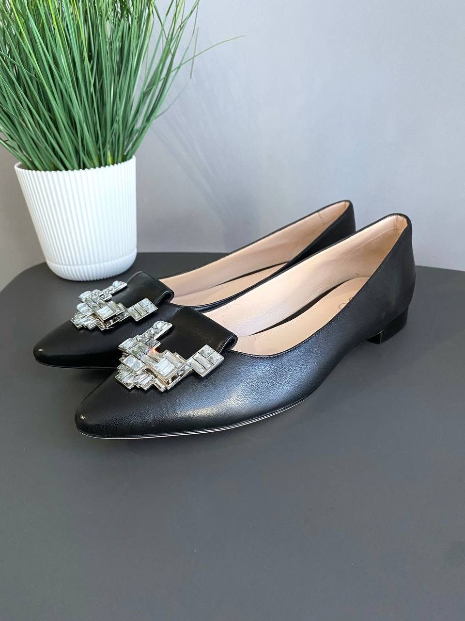 Designer RODO Leather Ballet Flats Lotus Crystal Embellished, 40,5 Size US 9.5 / IT 39.5 - 10 Thumbnail