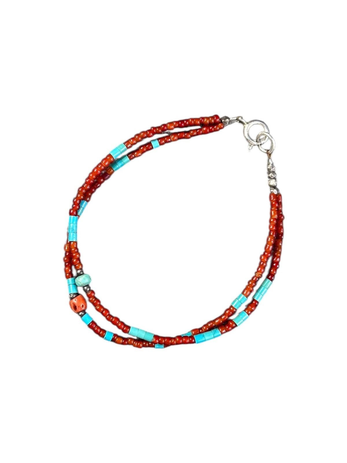 Vintage WHITE HEART BEADS WITH TURQUOISE HEISHI AND SILVER BRACELET Size ONE SIZE - 1 Thumbnail