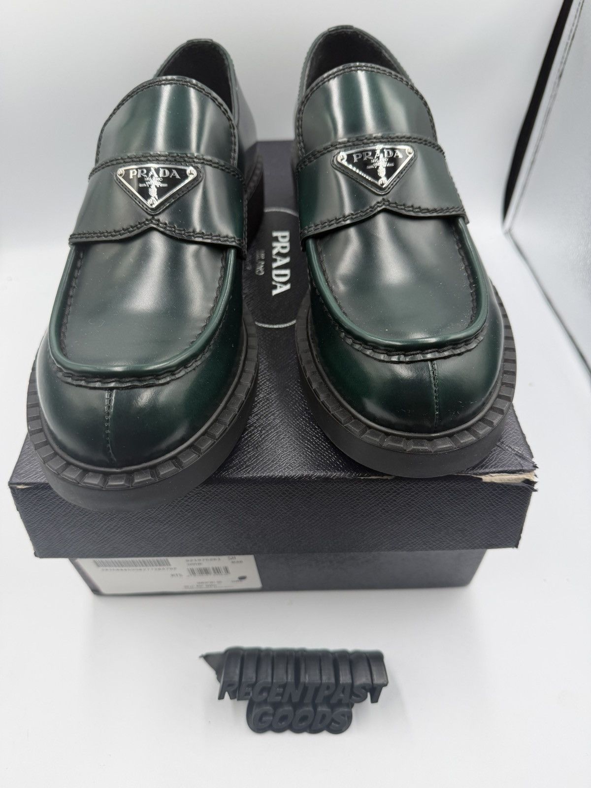 Prada Prada Triangle Logo Loafer In Bosco 42 Size US 9 / EU 42 - 1 Thumbnail
