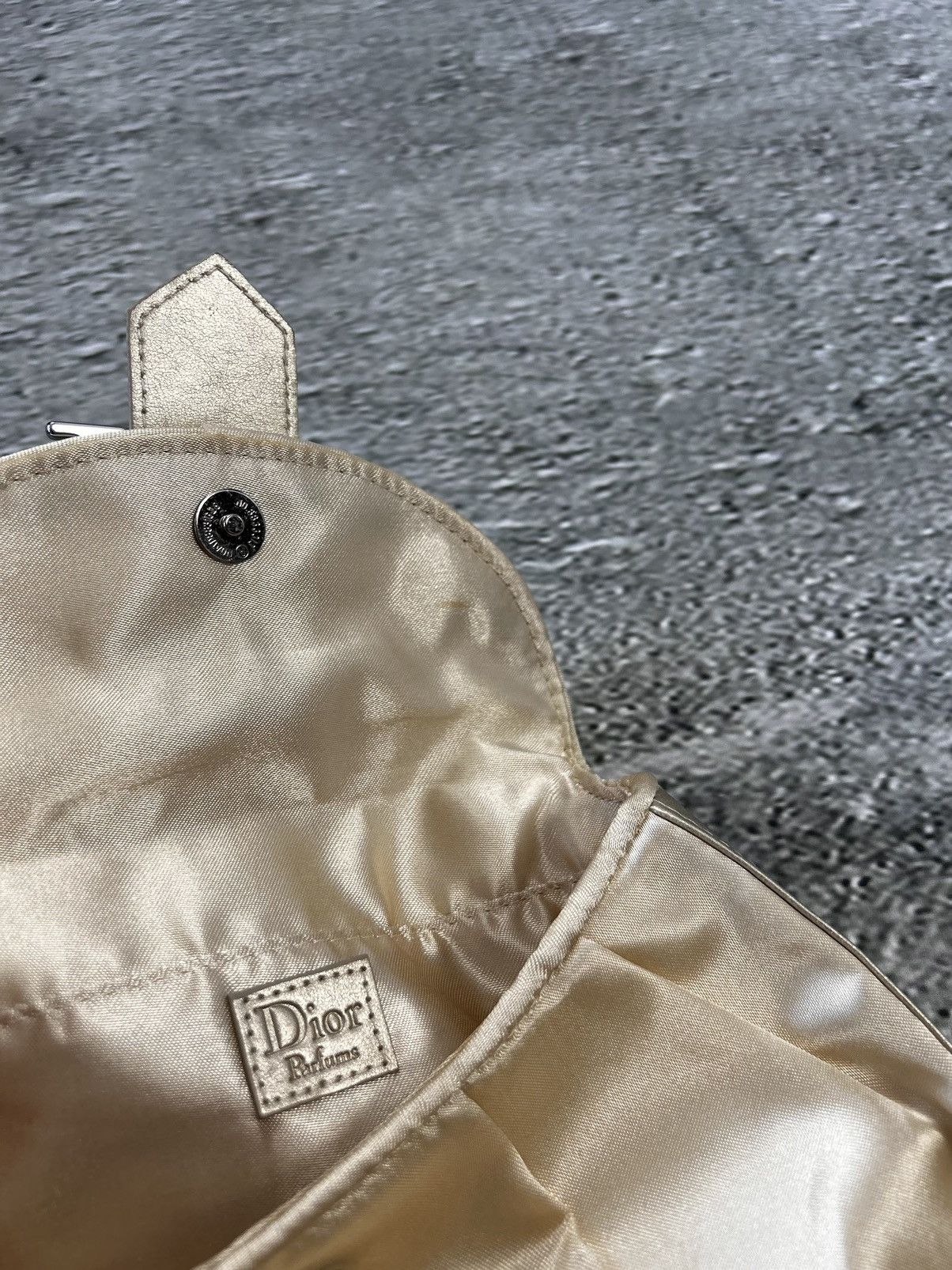 Christian Dior Monsieur × Dior × Vintage Dior parfums small toilet bag gold vintage Size ONE SIZE - 3 Thumbnail