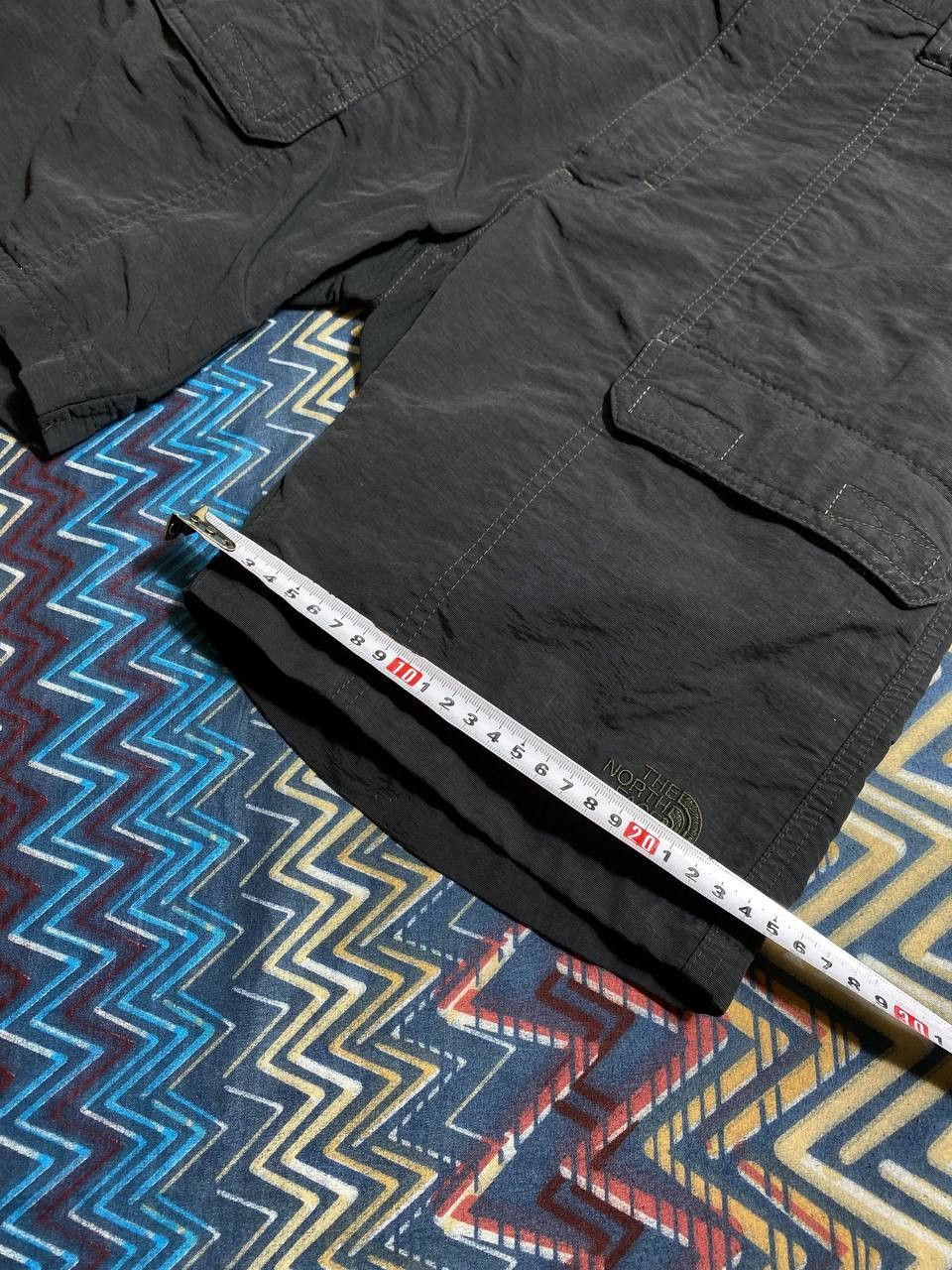 The North Face × Vintage Vintage Y2K The North Face Embroidered Logo Cargo Shorts Size US 30 / EU 46 - 21 Thumbnail