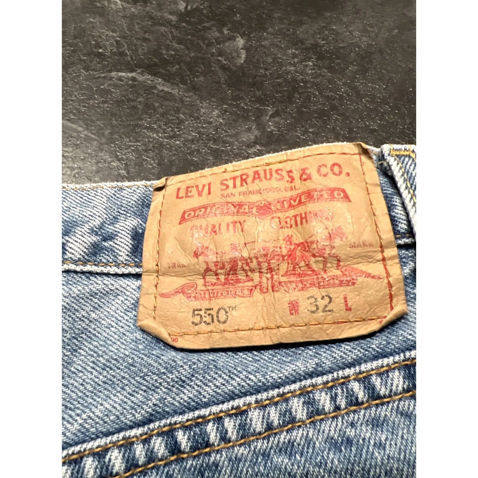 Levi's VINTAGE Levi’s 550 Denim Shorts Mens 32 Relaxed Fit 100% Cotton Blue 5-Pocket Design 90s Logo Belt Loops Jeans Shorts Size US 32 / EU 48 - 5 Thumbnail