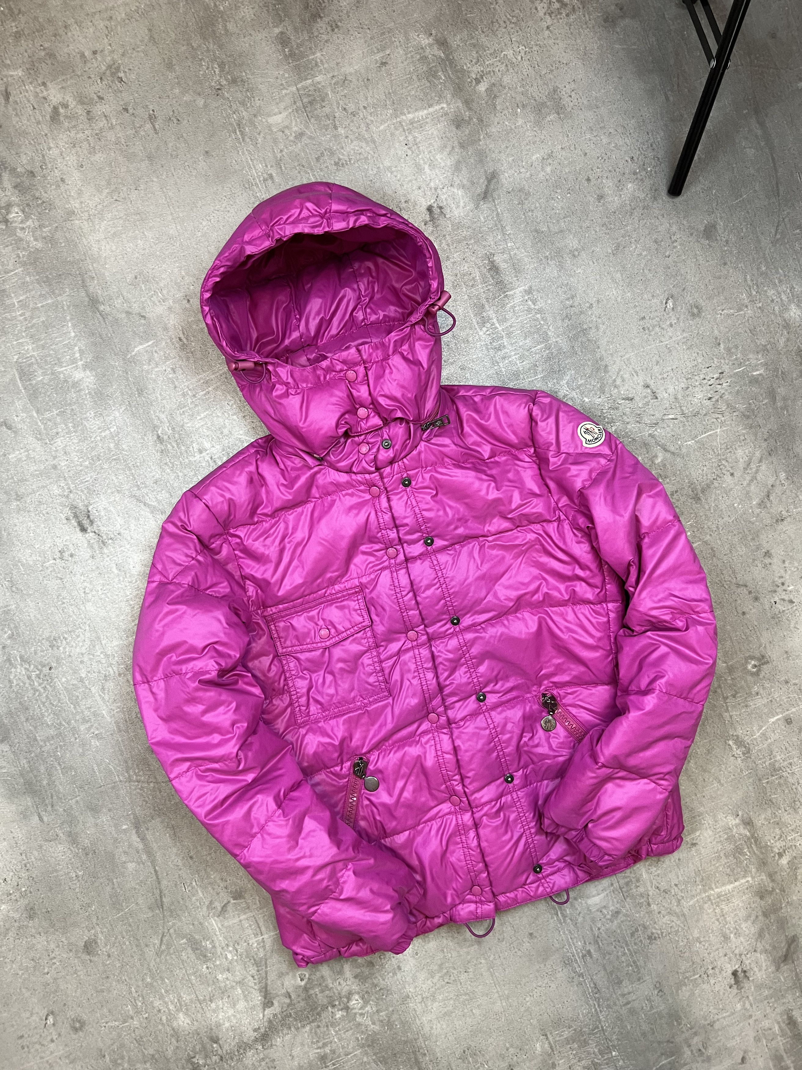 Moncler Moncler down jacket size (2) M-L legit Size M / US 6-8 / IT 42-44 - 1 Thumbnail