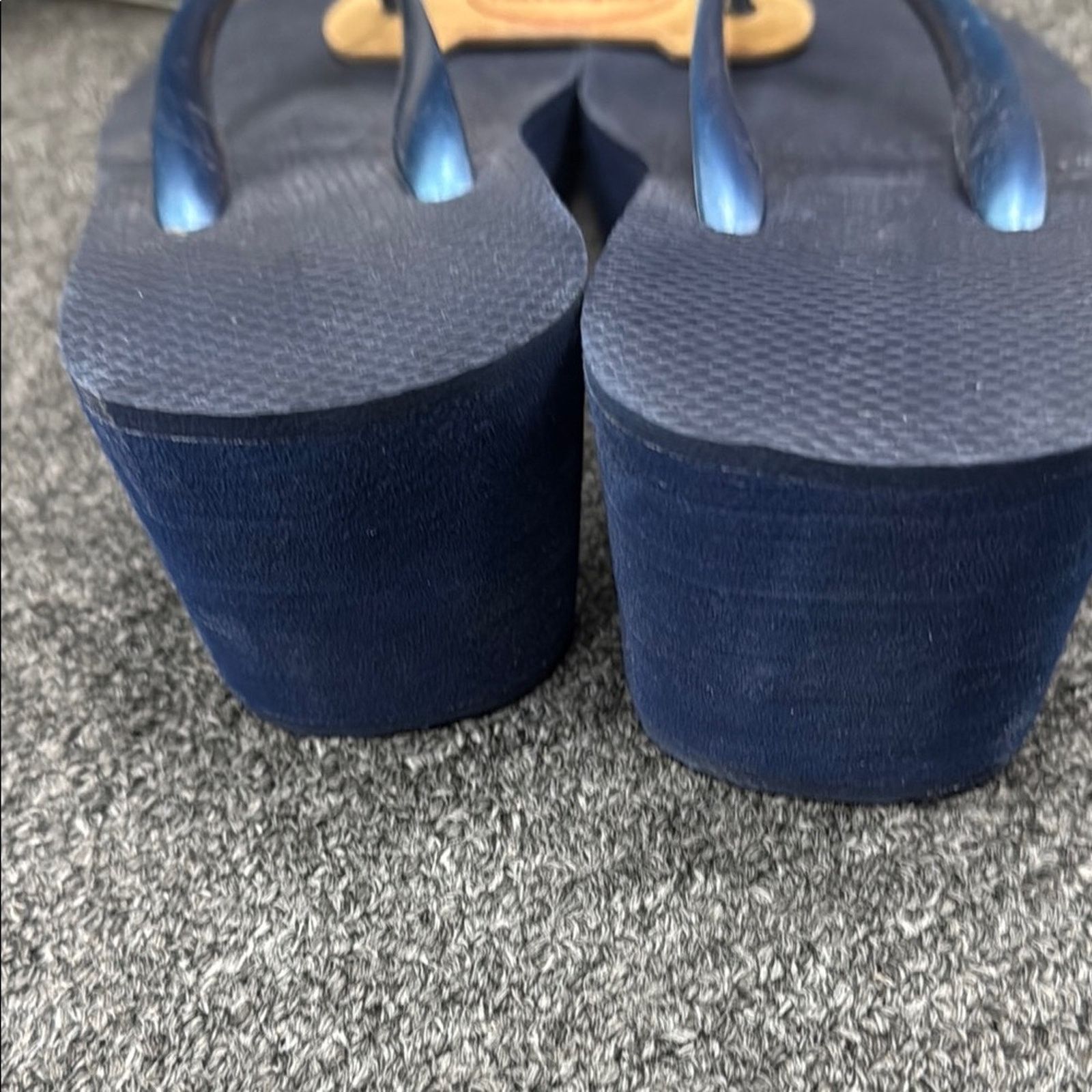 Other NWT Havaianas Navy Flip Flops Sparkling Heart Size 37 US 7 Size US 7 / IT 37 - 3 Thumbnail