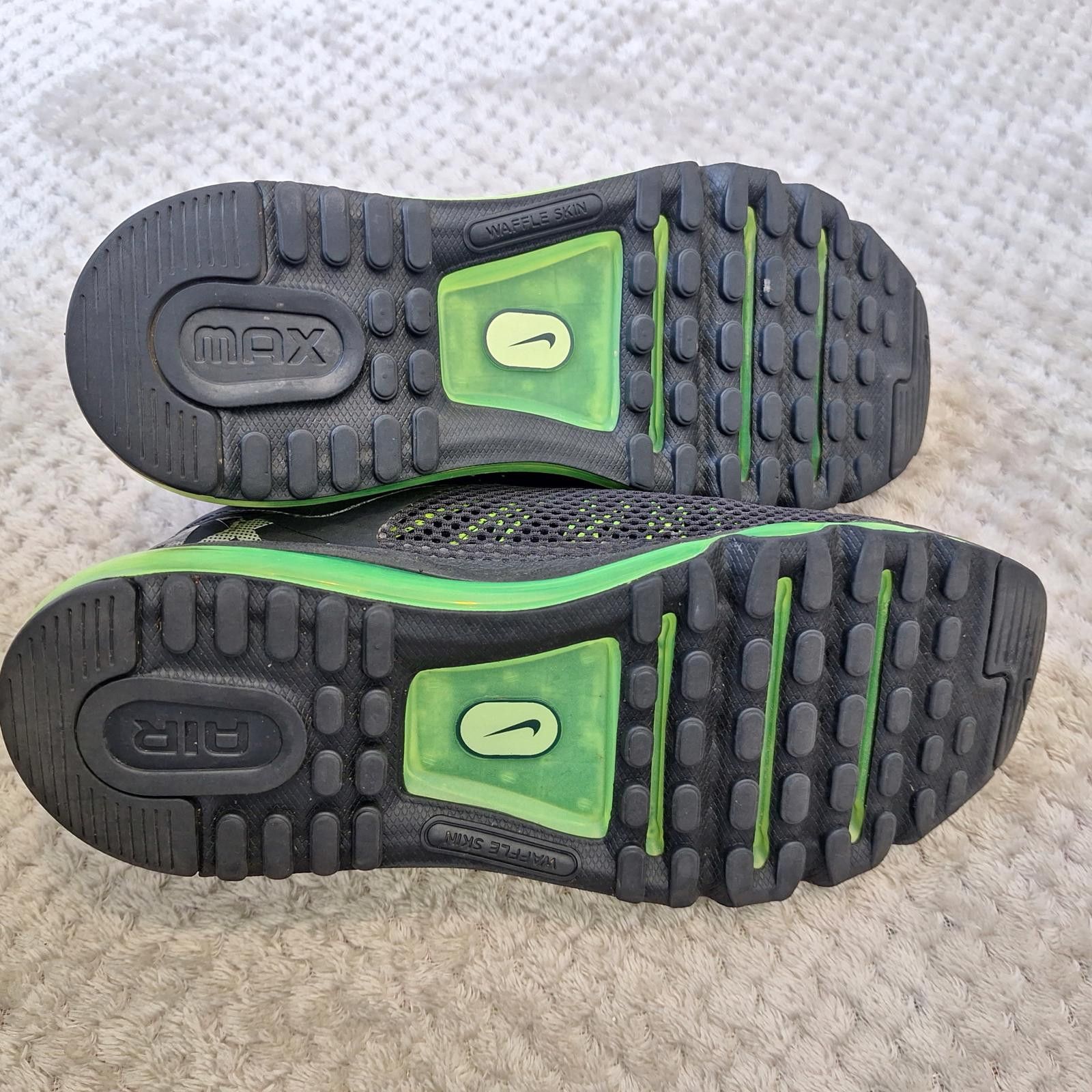 Nike NIKE Air Max 2013 GS 'Black Volt' Sneaker size 5Y, Wom7 Men5 Size US 5 / EU 37 - 6 Thumbnail