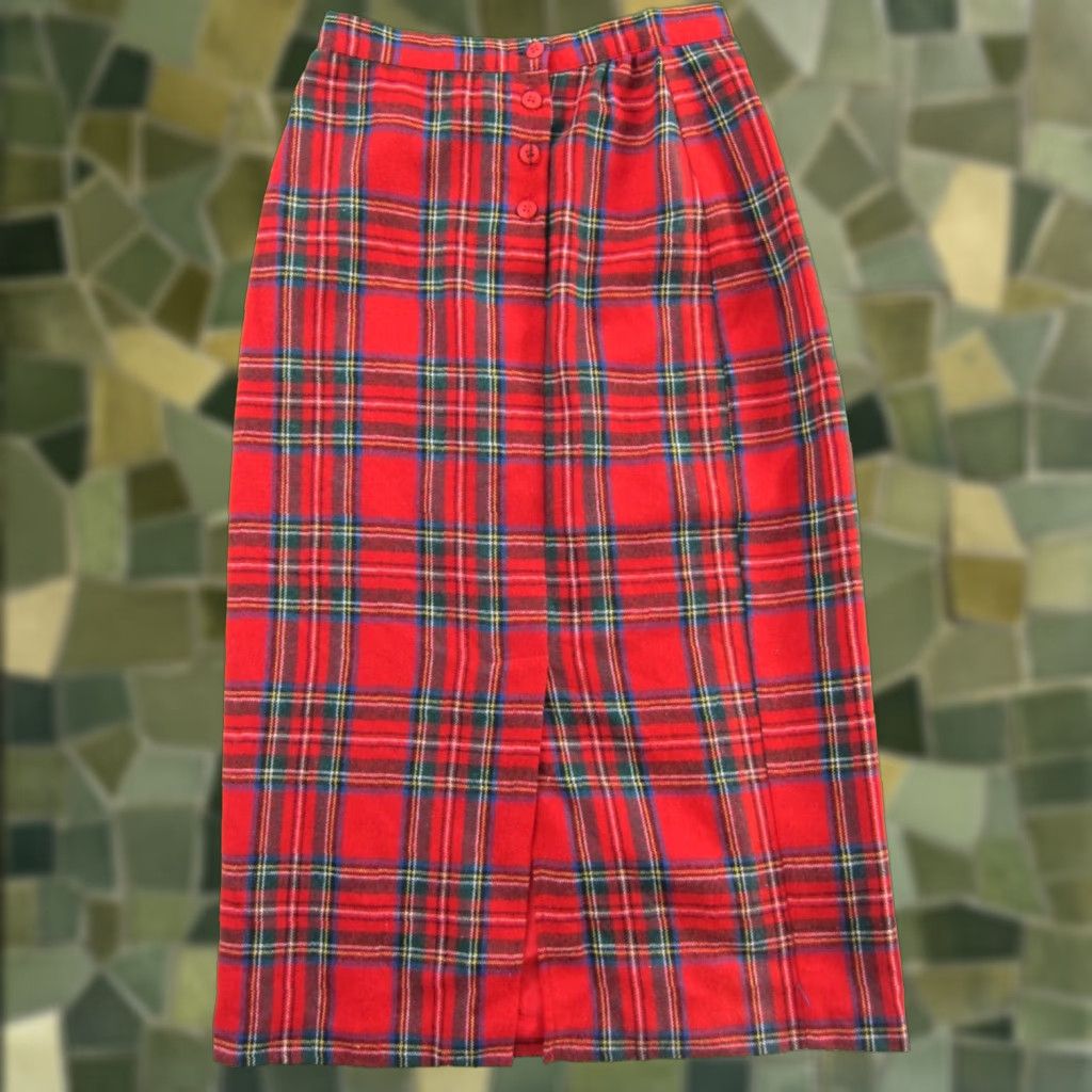 Vintage VINTAGE Nanci Jennifer Canada Wool Red Green Blue Plaid Button Pencil Skirt XS Size 26" / US 2 / IT 38 - 1 Thumbnail