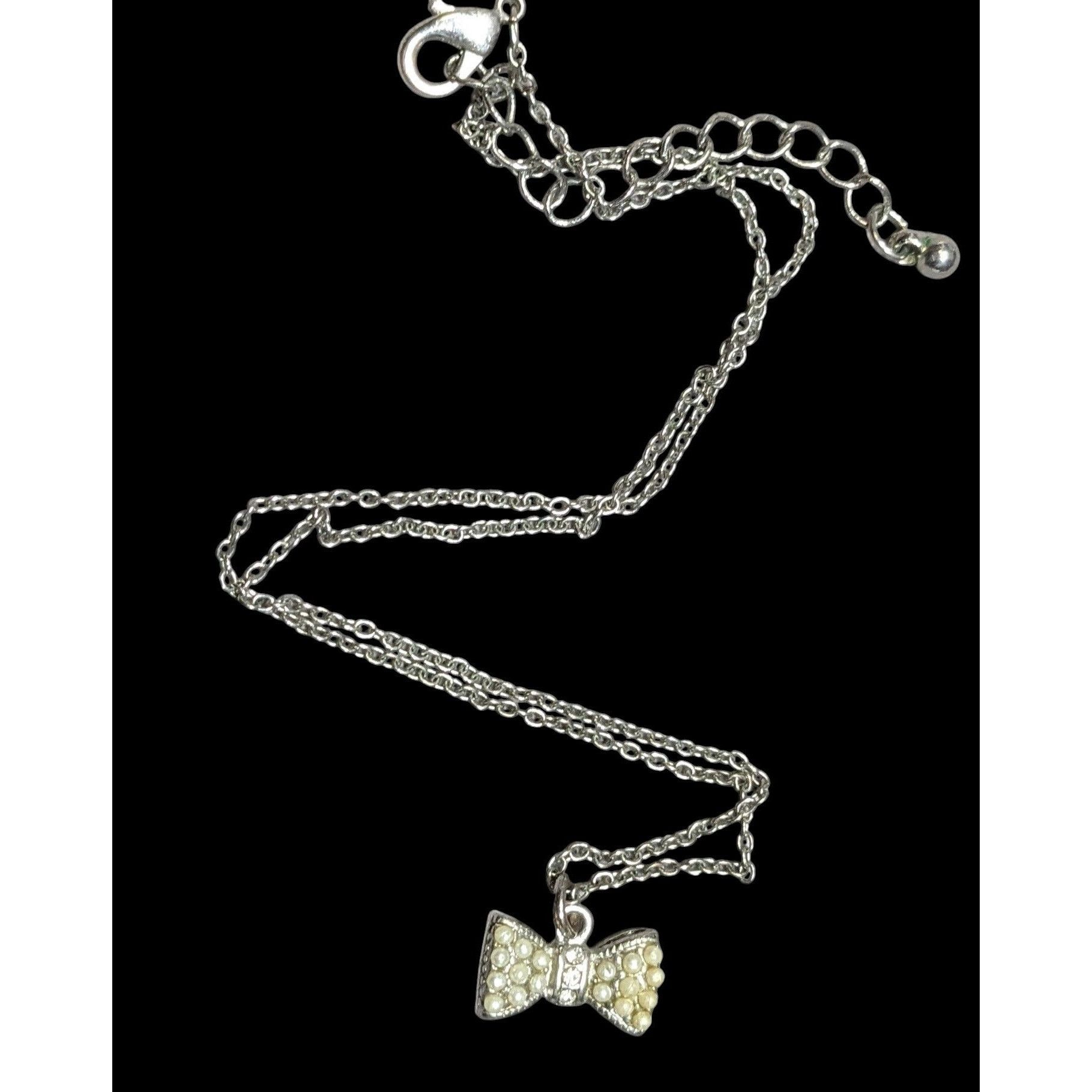 Other Vintage Dainty Bow Pendant Necklace With Faux Pearls & Rhine Size ONE SIZE - 1 Thumbnail