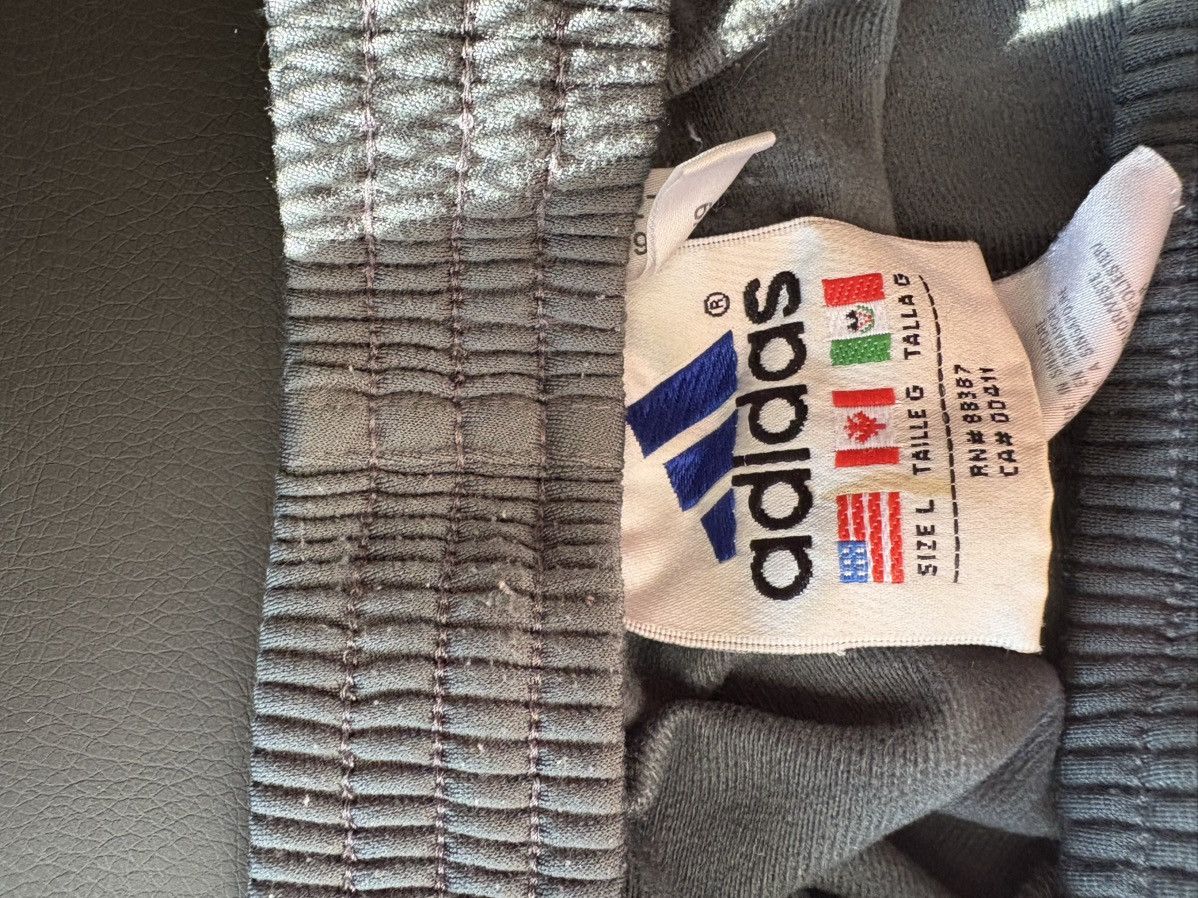 Adidas Adidas Button Sweatpants Size US 33 - 4 Thumbnail