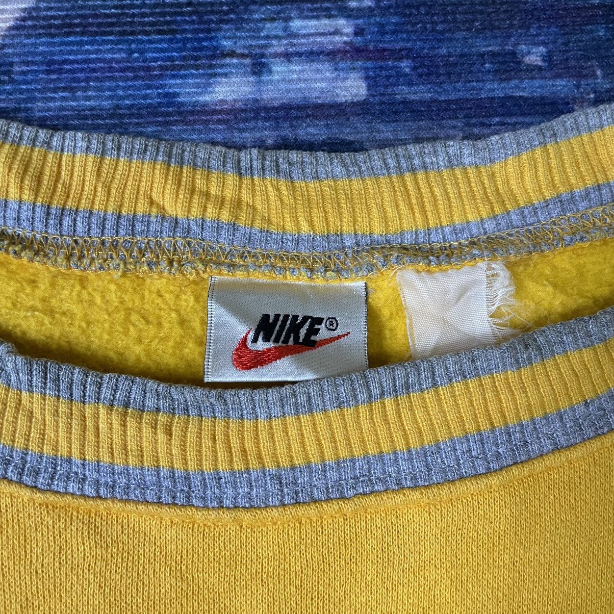 Nike Rare 90s Nike Yellow Boxy Mini Swoosh Sweatshirt Size US M / EU 48-50 / 2 - 6 Thumbnail