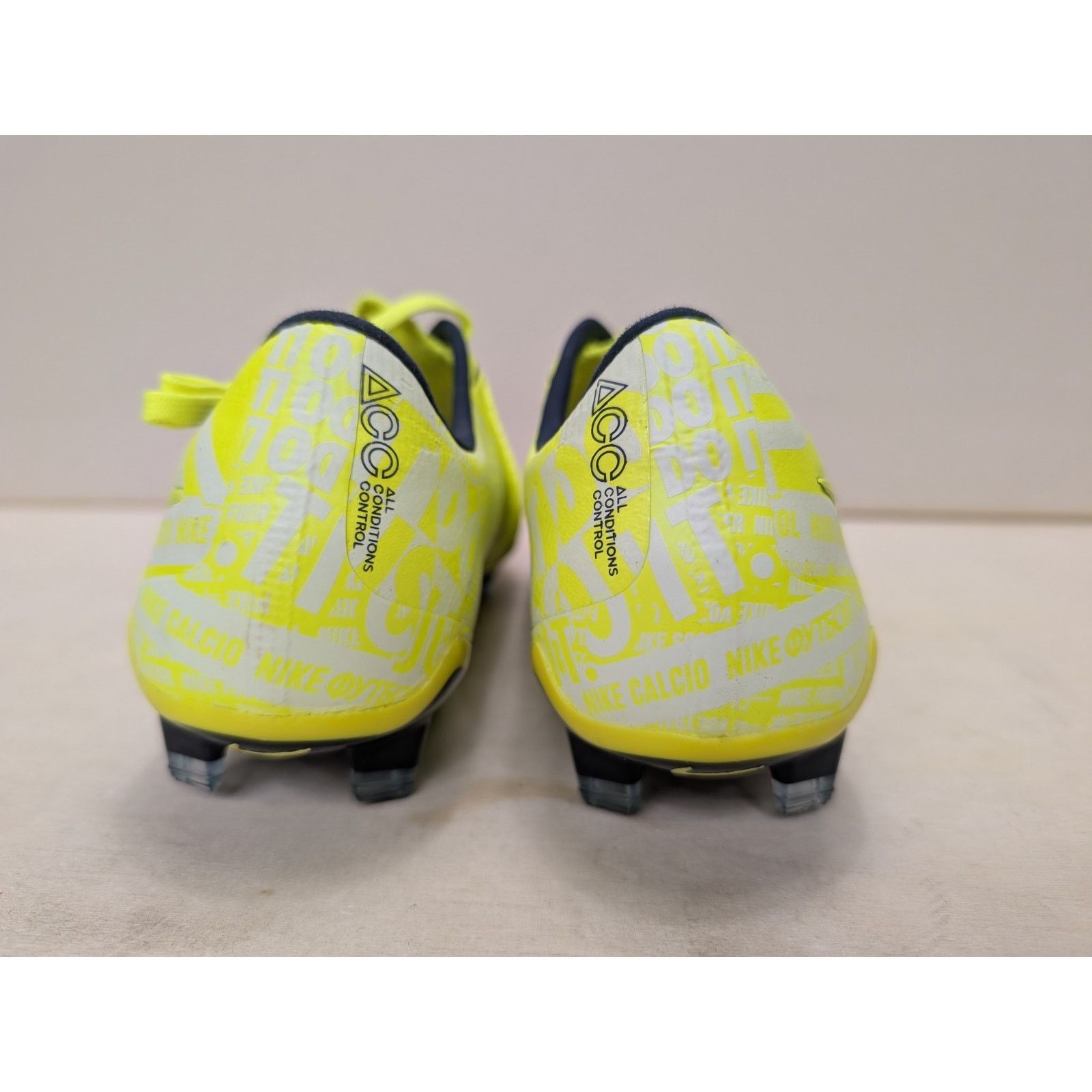 Nike Nike Phantom Venom Elite FG ACC Soccer Cleats Men Volt 6 US Size US 6 / EU 39 - 4 Thumbnail