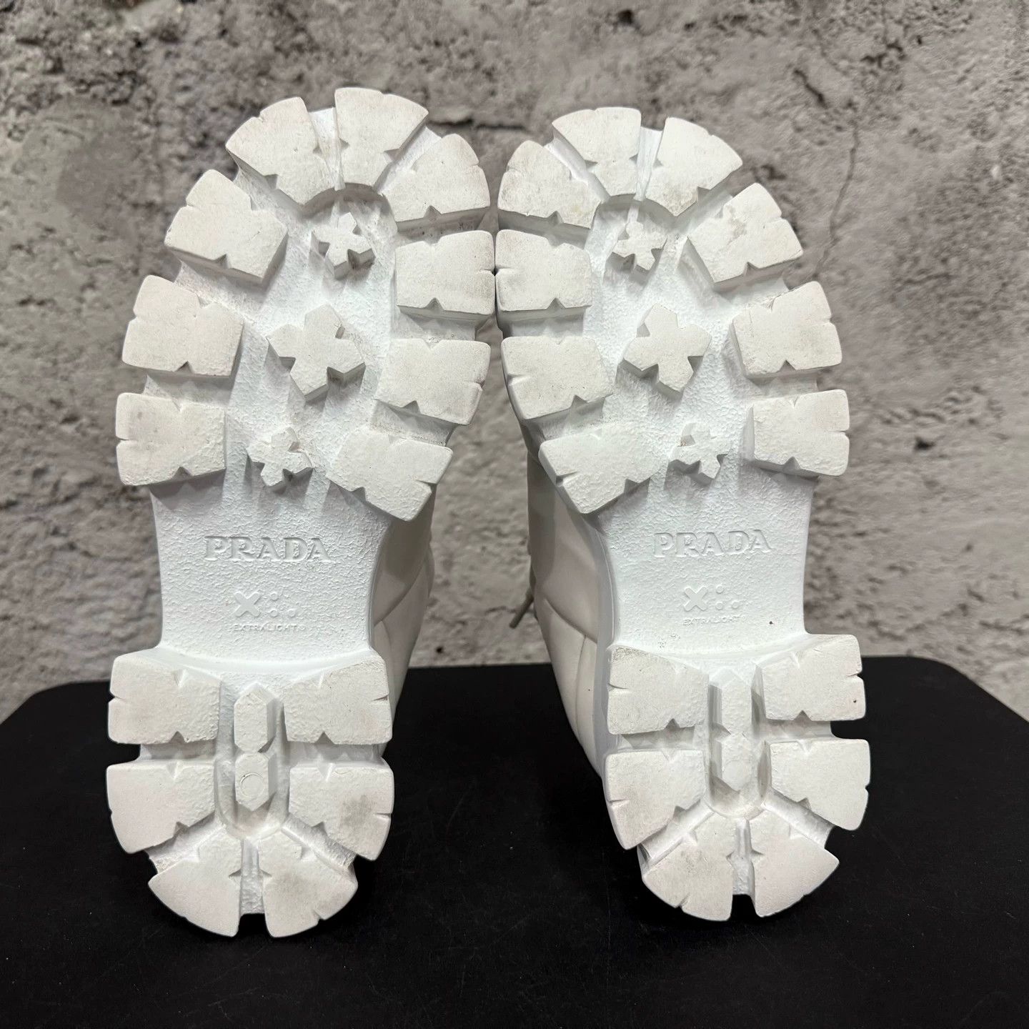 Prada Prada Triangle Logo Platform Sneakers 36 Used Size US 5.5 / IT 35.5 - 7 Thumbnail