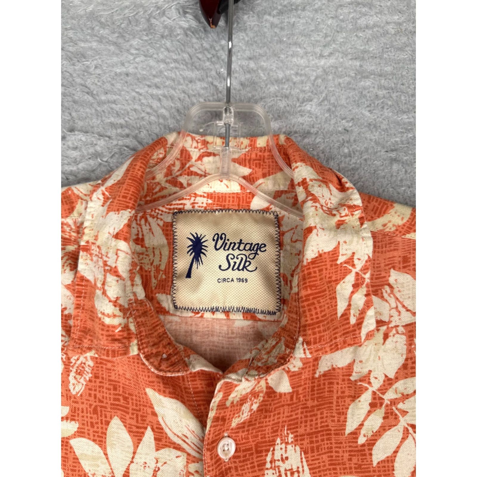 Vintage VINTAGE Vintage Silk Shirt Men Large Orange Floral Silk Blend Button Up Hawaiian Beach Shirt MENS Size US L / EU 52-54 / 3 - 6 Thumbnail