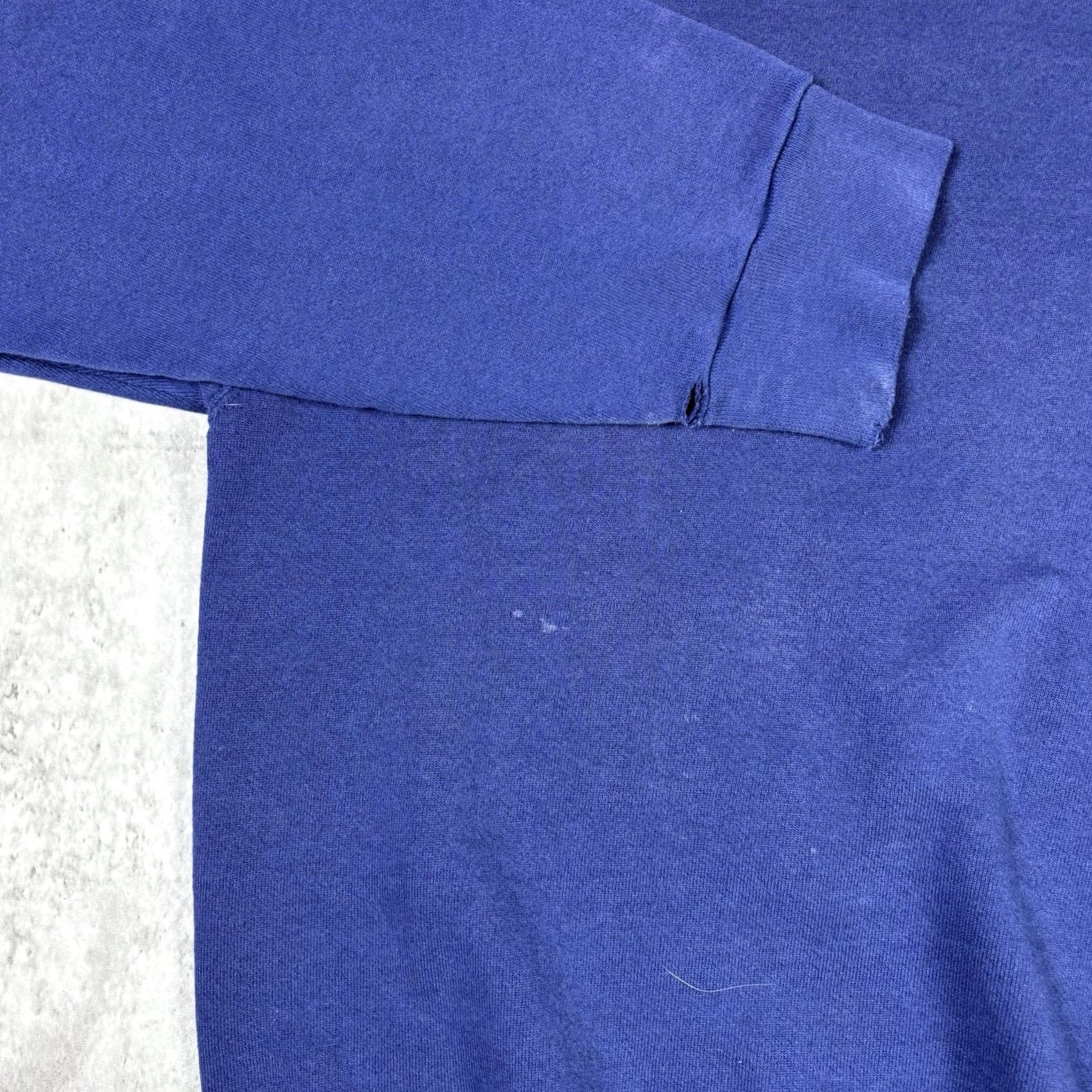 Vintage Vtg 80s Faded Distressed Blank Crewneck Sweatshirt Navy Blue Grunge Skate M-L Navy Blue Size US L / EU 52-54 / 3 - 5 Thumbnail