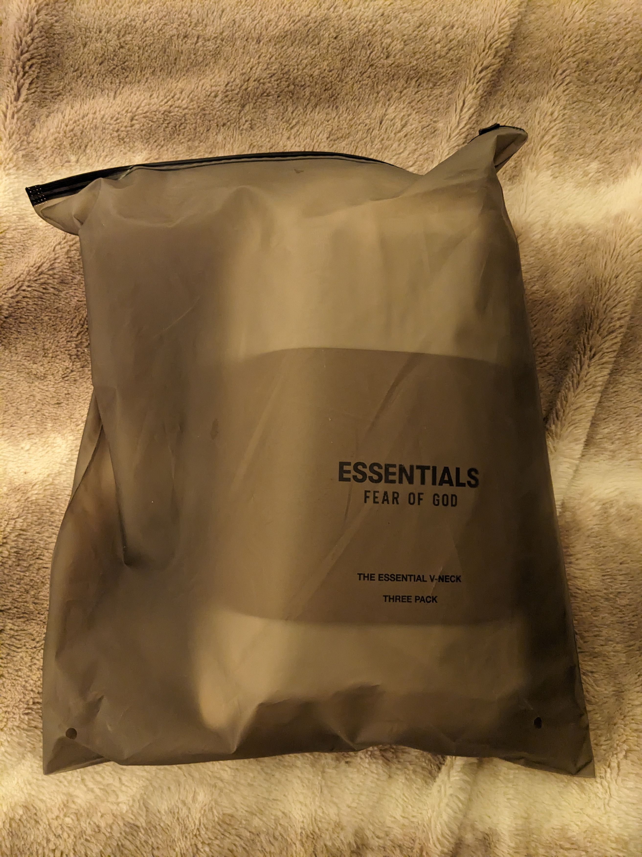 Essentials × Fear of God Essentials 3 Pack V Neck Tee Shirts Shell Size US XL / EU 56 / 4 - 4 Thumbnail