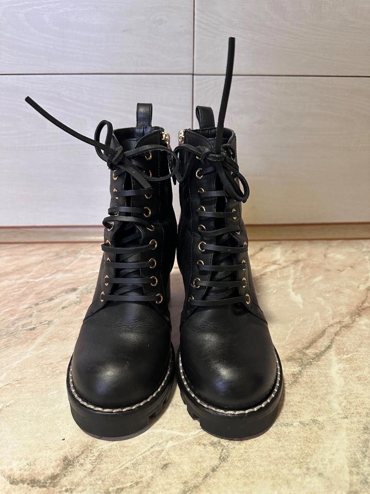 Louis Vuitton Louis Vuitton Star Trail Ankle Boot Black Size 37.5 Size US 7.5 / IT 37.5 - 3 Thumbnail