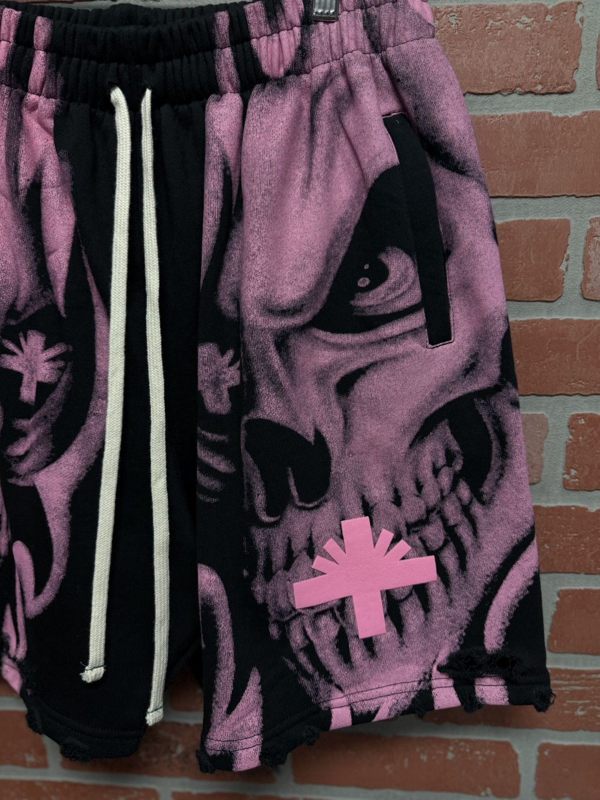Vertabrae Vertabrae Skull Shorts Pink Size XL New Size US 32 / EU 48 - 4 Thumbnail