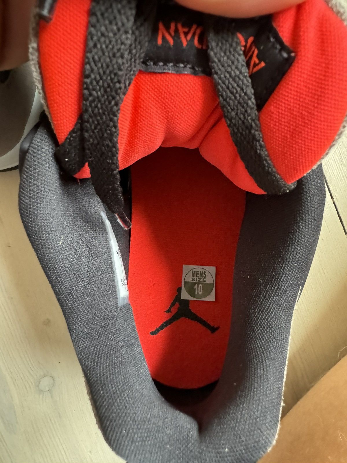 Nike Jordan 4 retro taupe Haze Size US 10 / EU 43 - 3 Thumbnail